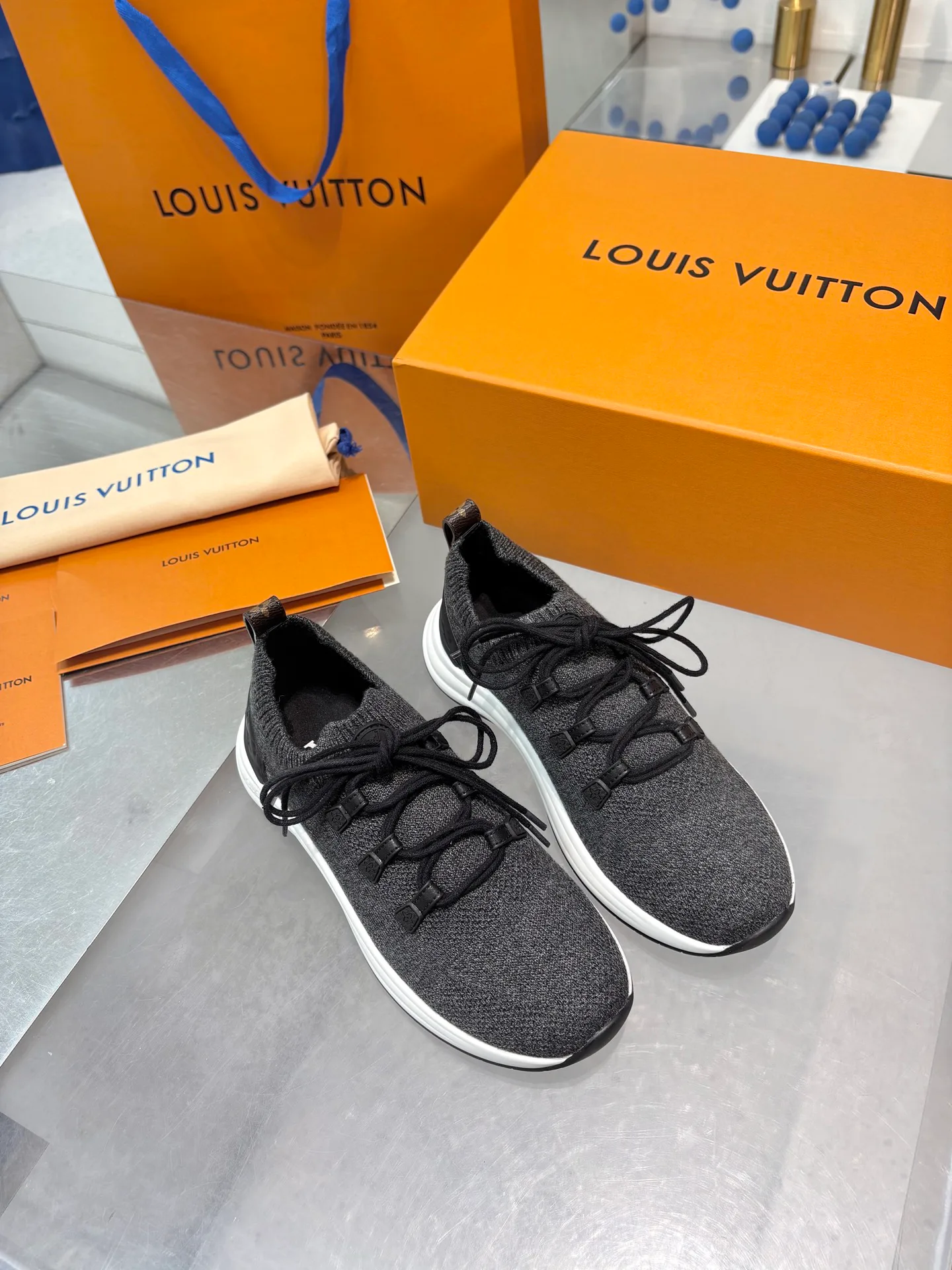 Women's Sneakers LOUIS VUITTON 18055130