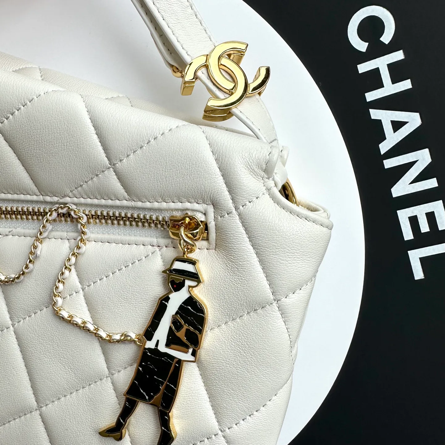 Women's Classic Handbags CHANEL 18058732