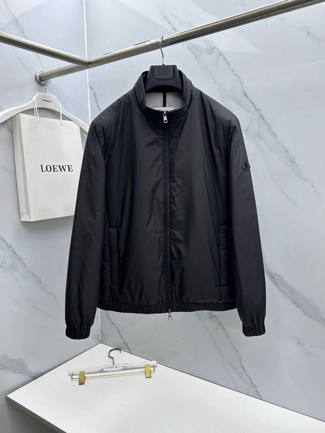 Куртки И Пуховики Мужские Moncler 18596983