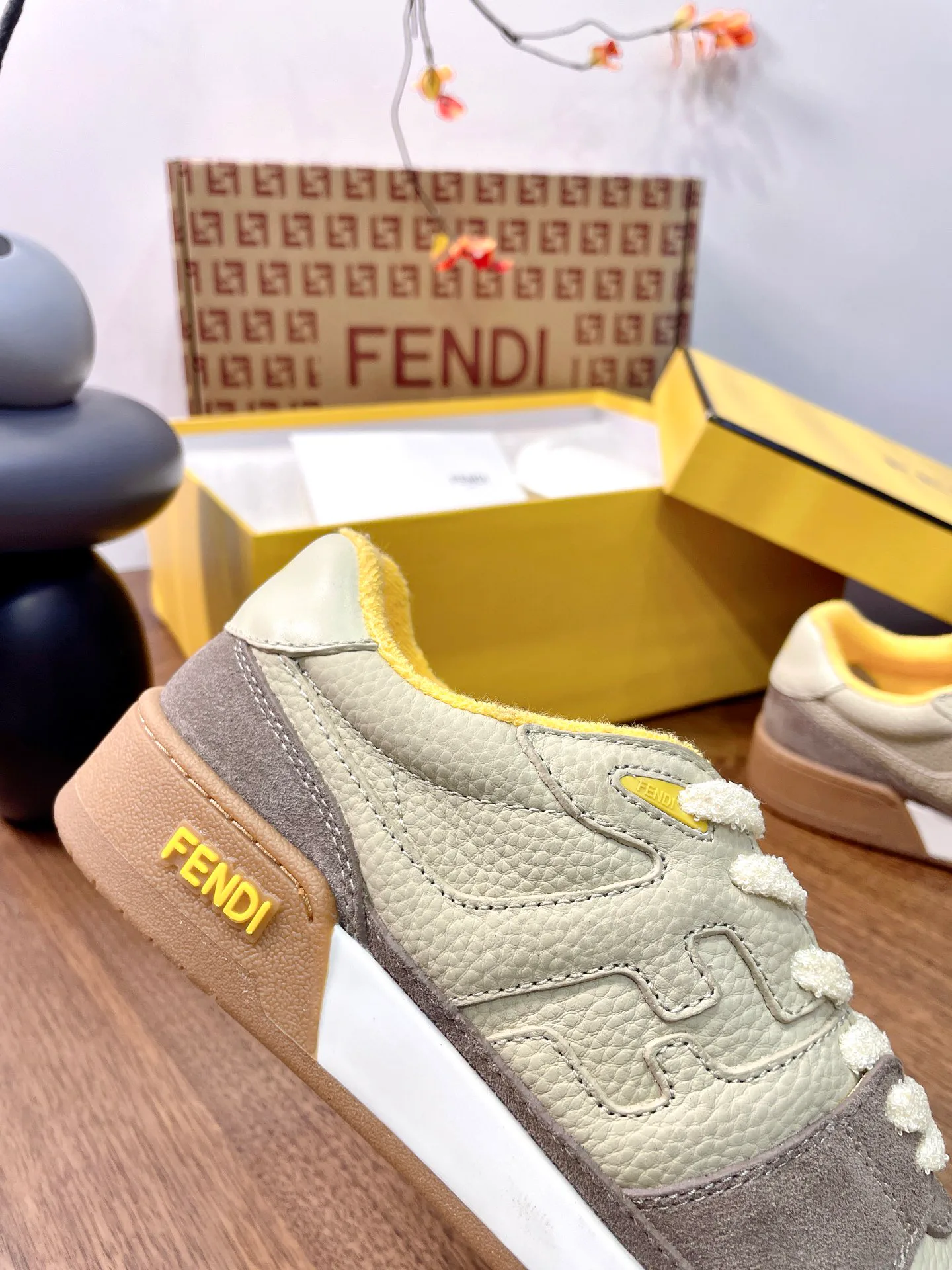 Women's Sneakers FENDI 17957374