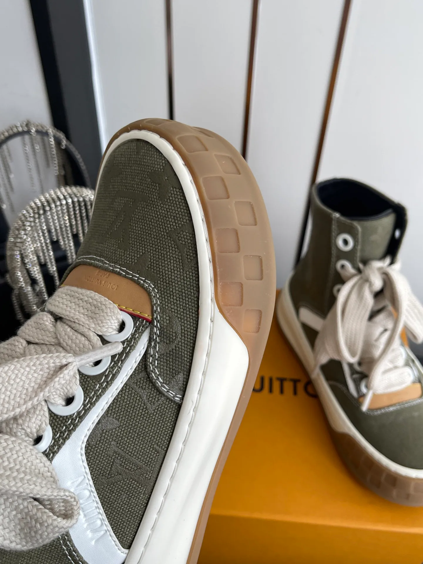 Women's Sneakers LOUIS VUITTON 17673243