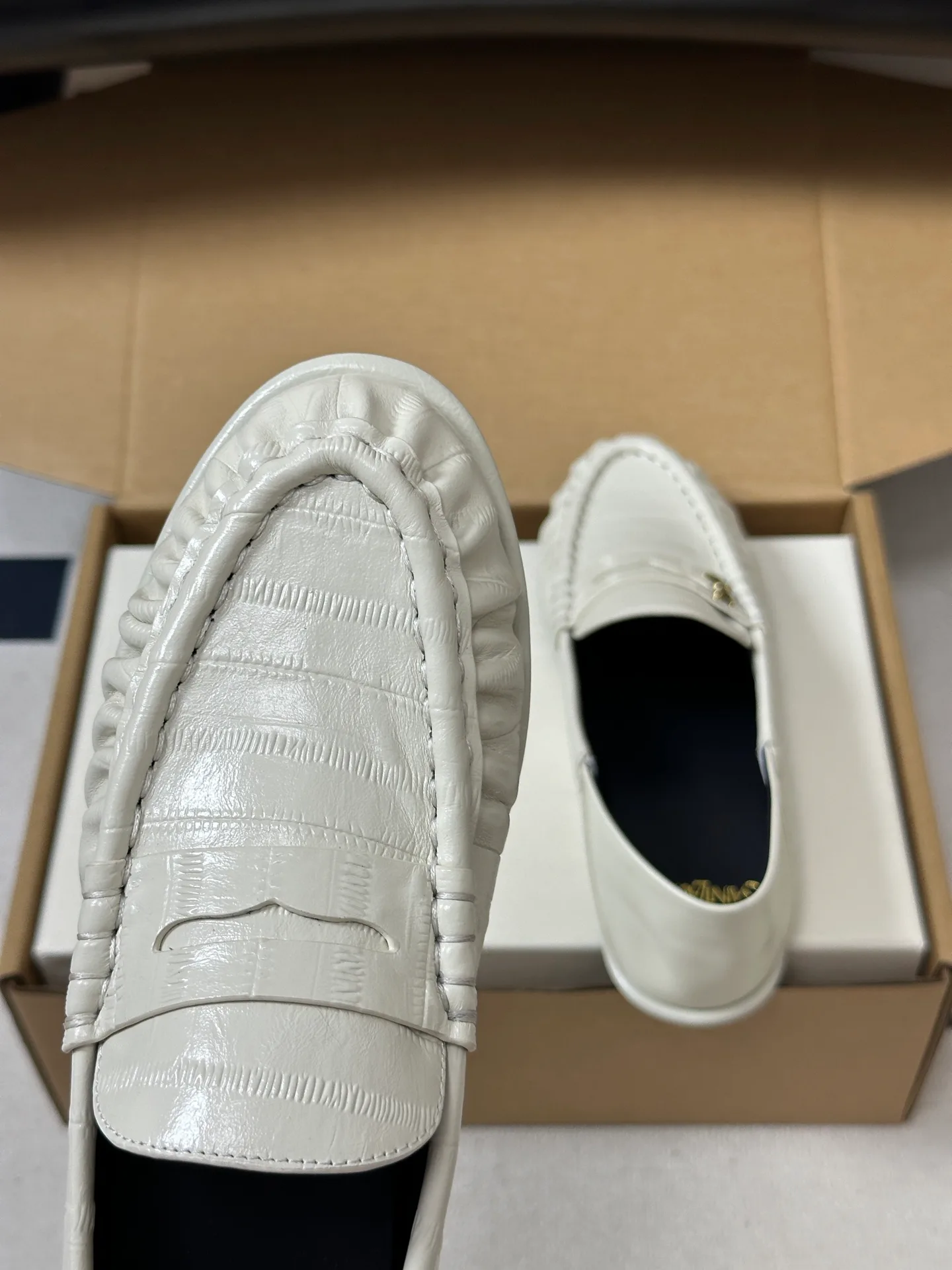 Women's Loafers And Moccasins SAINT LAURENT 18049117