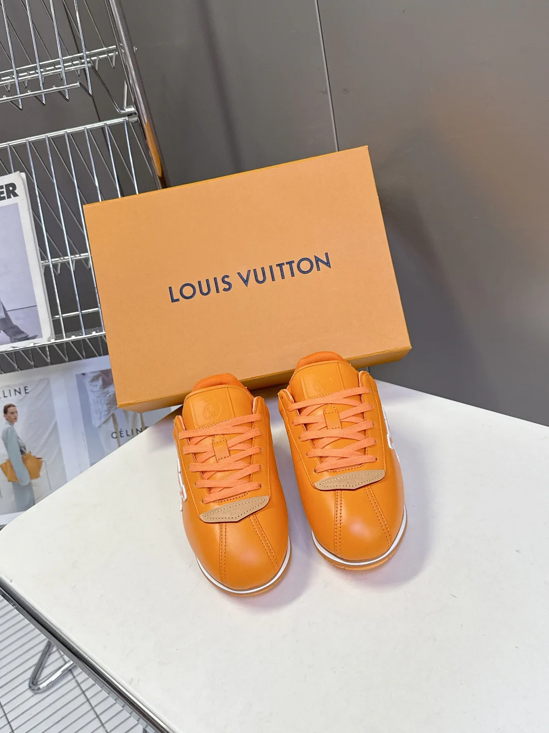 Women's Sneakers LOUIS VUITTON 18005443