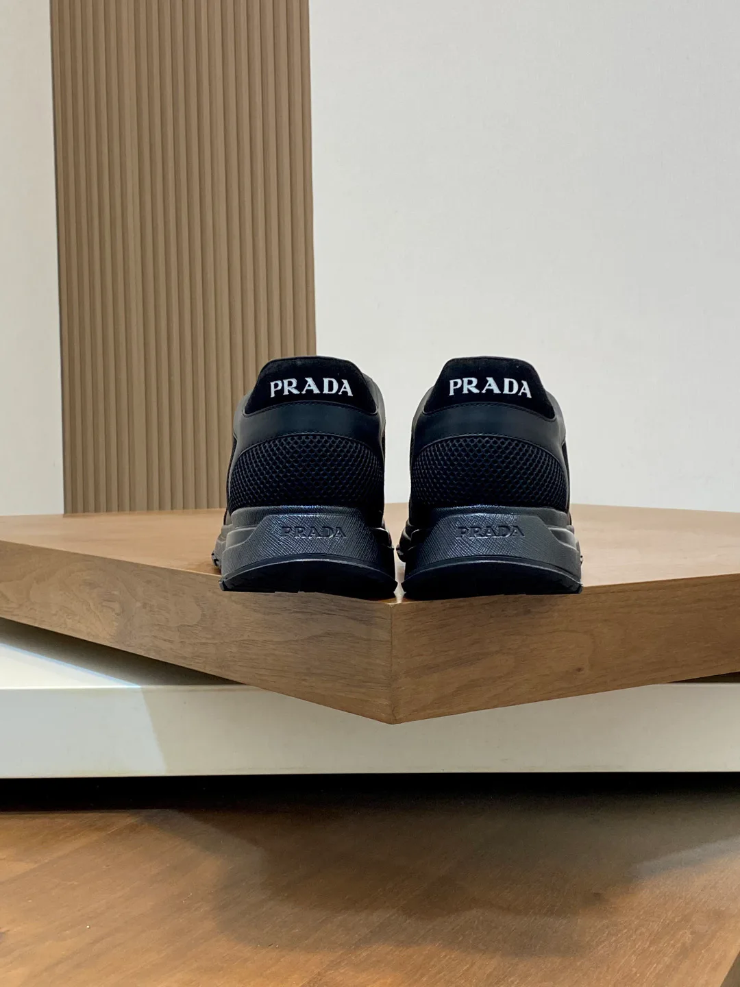 Men's Sneakers PRADA 18079032