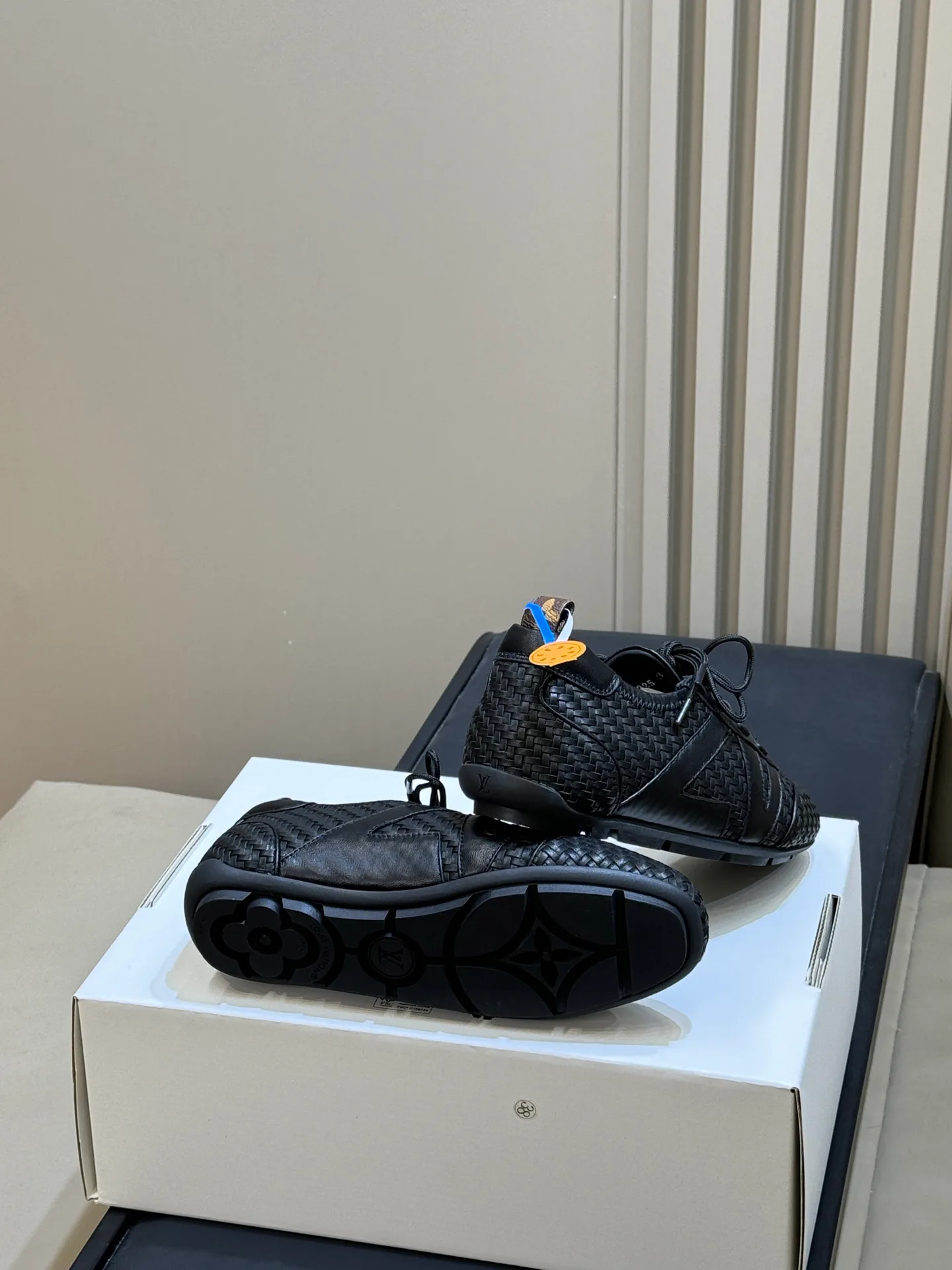Women's Sneakers LOUIS VUITTON 18072951