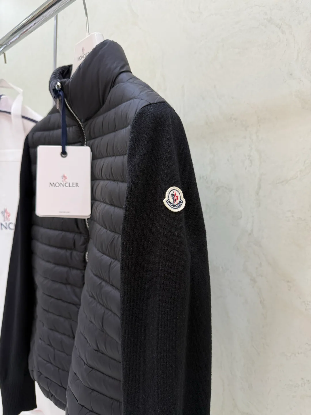 Women's Jackets And Down Jackets MONCLER 17918888
