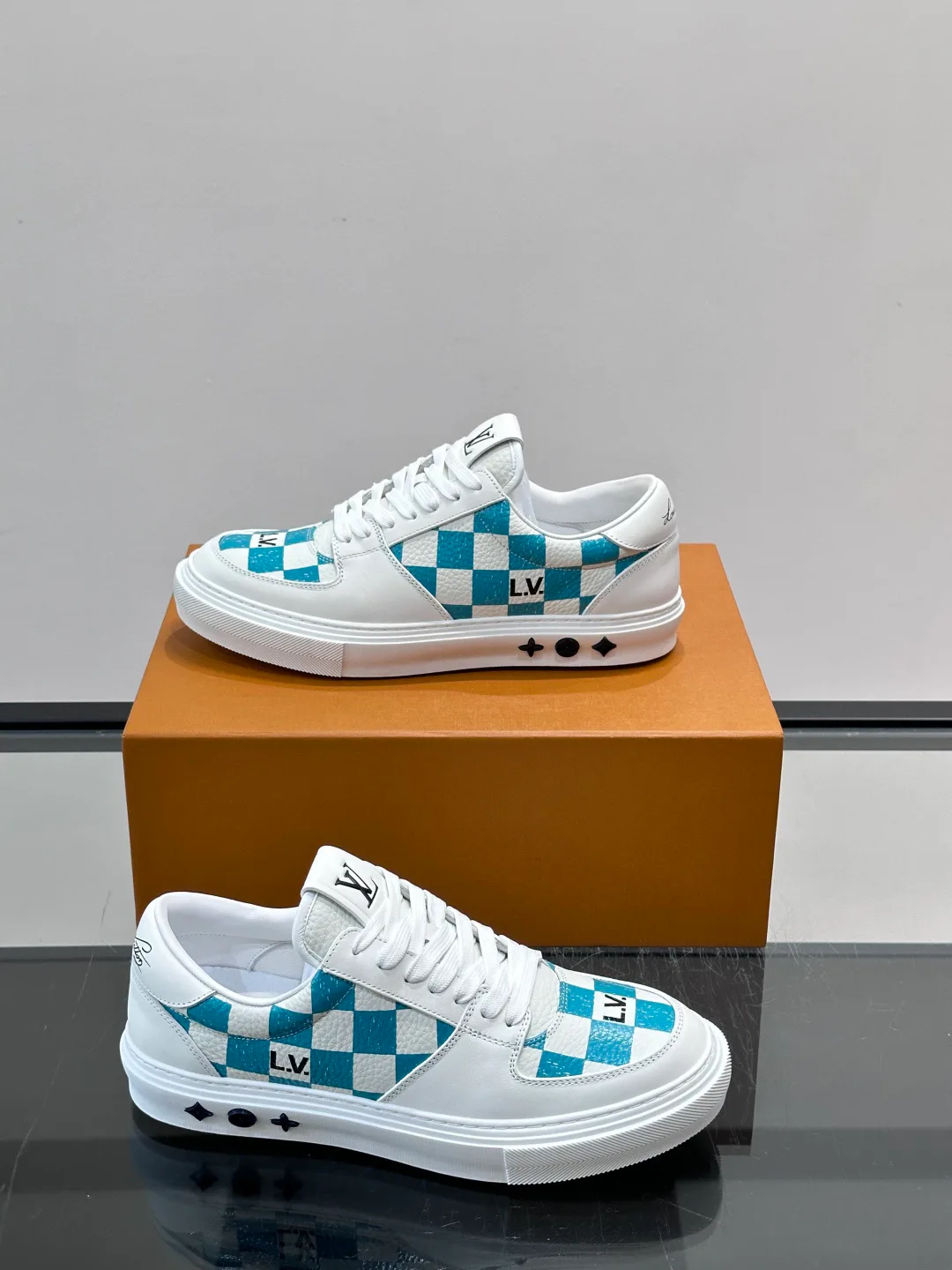 Men's Sneakers LOUIS VUITTON 17817672