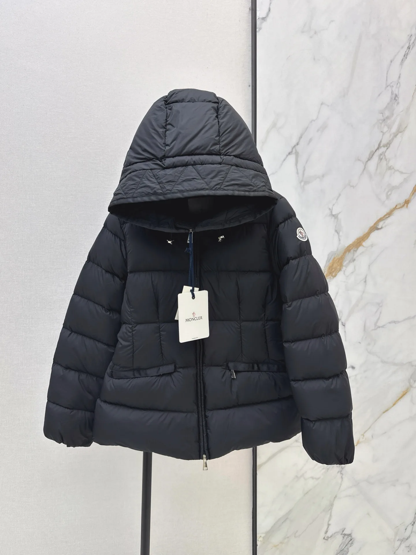 Women's Jackets And Down Jackets MONCLER 18128171