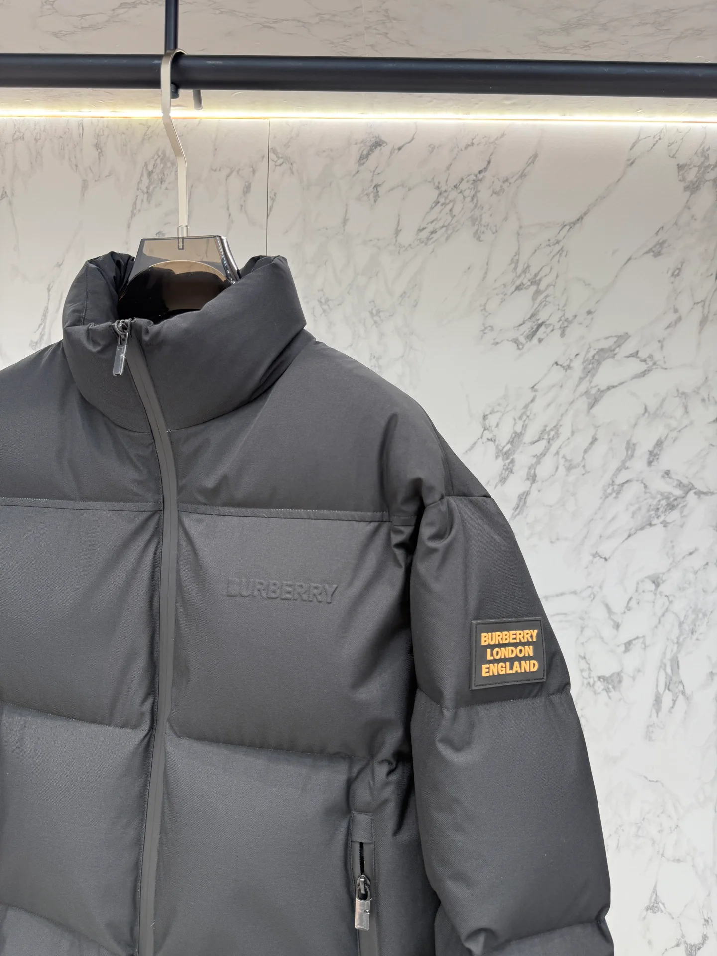 Women's Jackets And Down Jackets BURBERRY 18279264