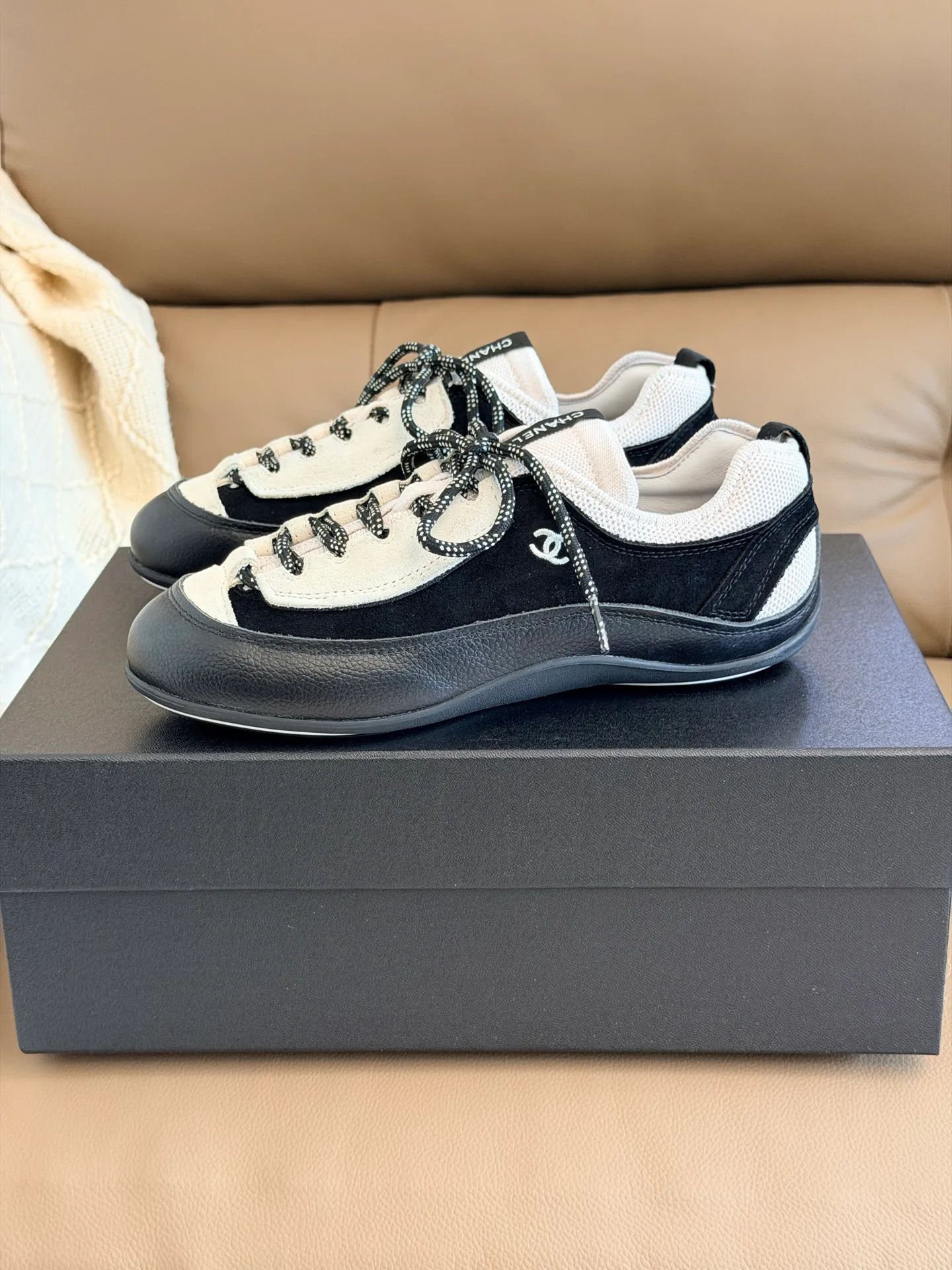 Women's Sneakers CHANEL 17510596