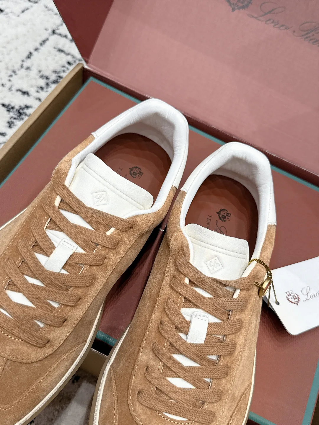 Women's Sneakers LORO PIANA 18133300