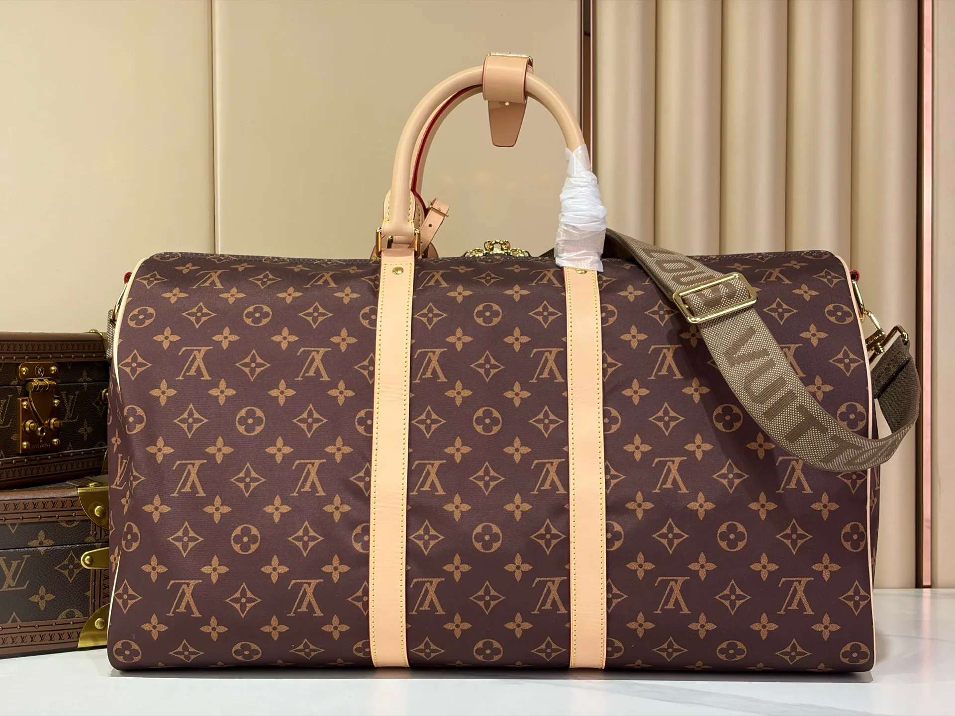 Women's Travel Bags LOUIS VUITTON 18240343