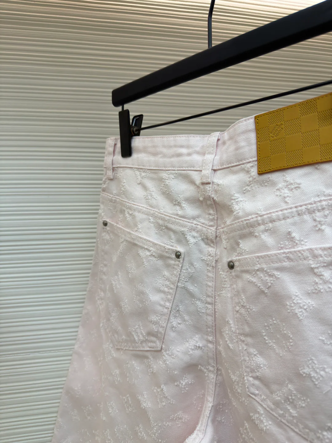 Men's Shorts LOUIS VUITTON 18359972