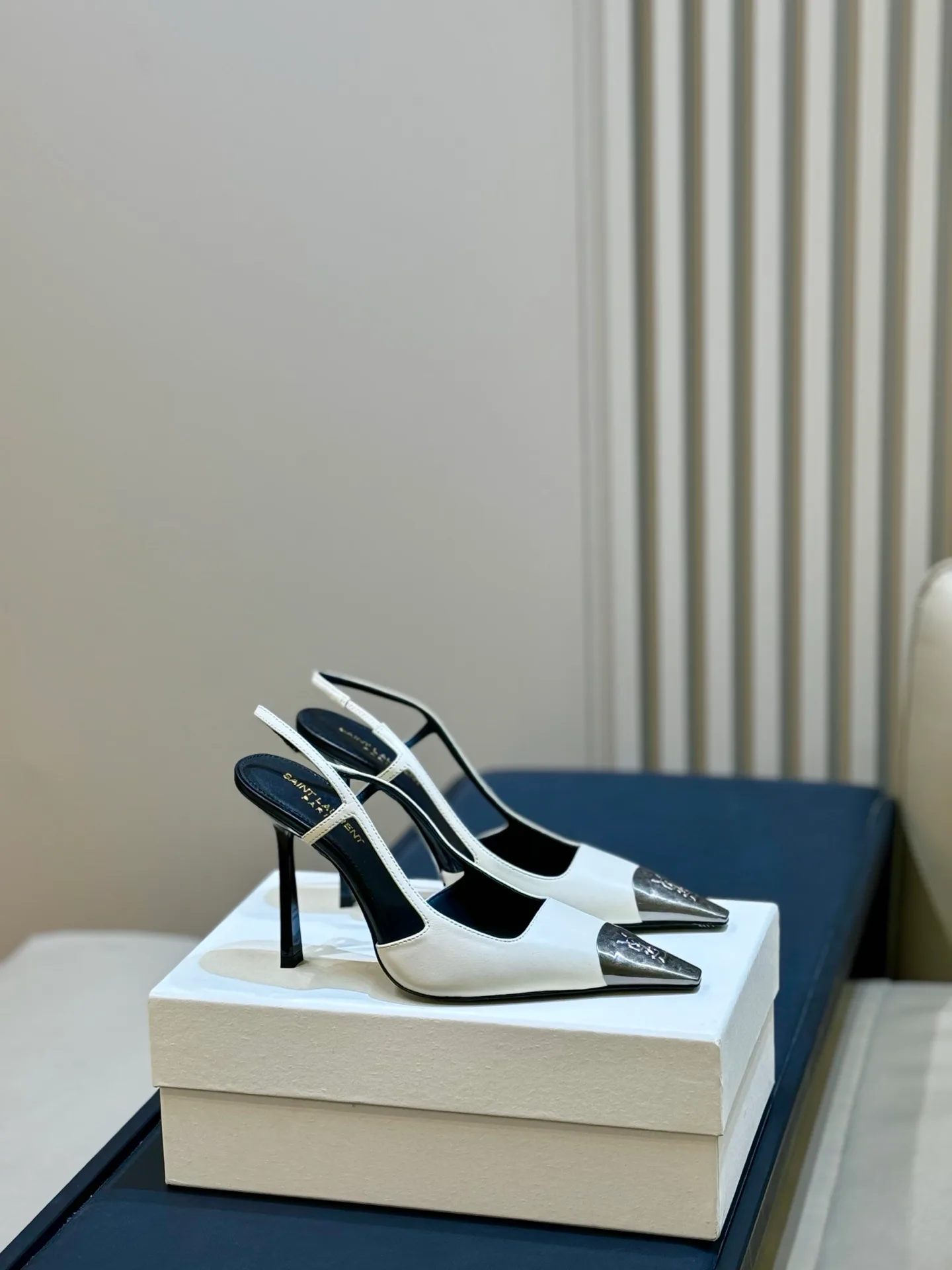 Women's Heels SAINT LAURENT 18073503