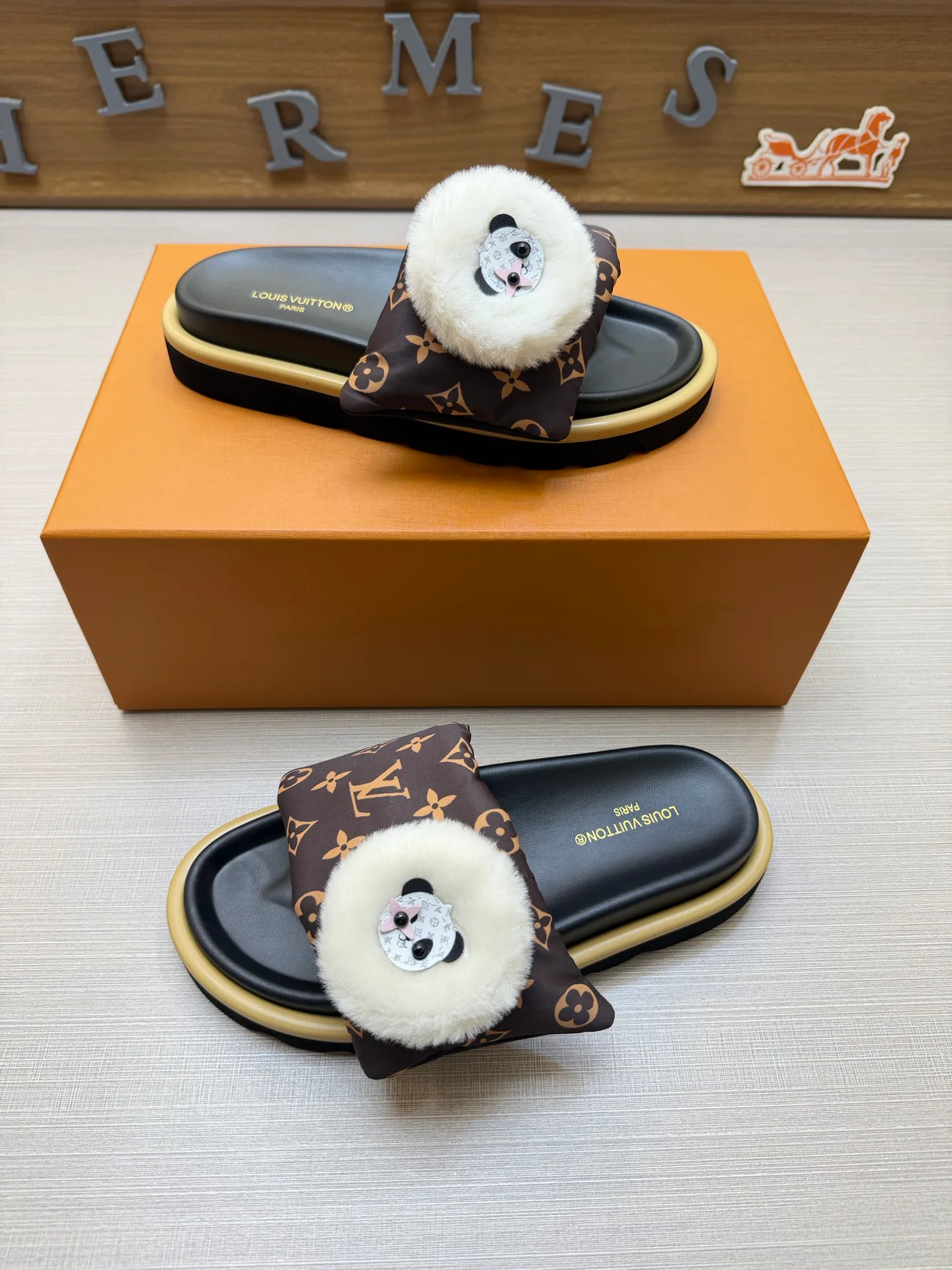 Women's Flip-Flops LOUIS VUITTON 18011817