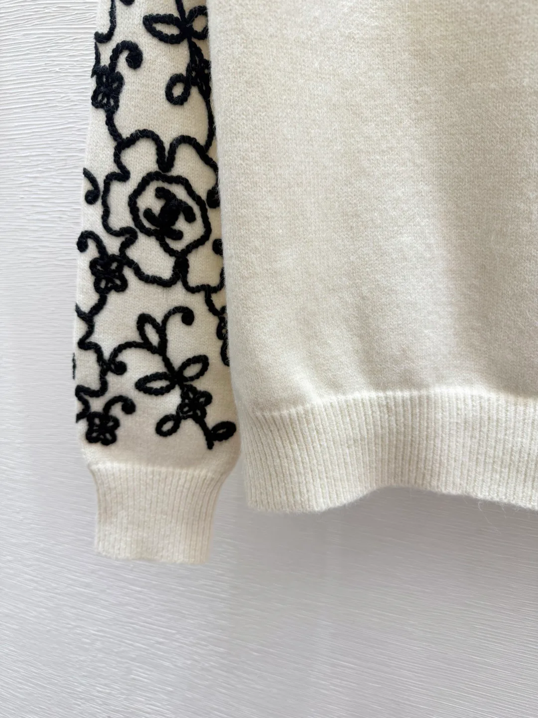 Women's Jumpers And Sweaters CHANEL 18176320
