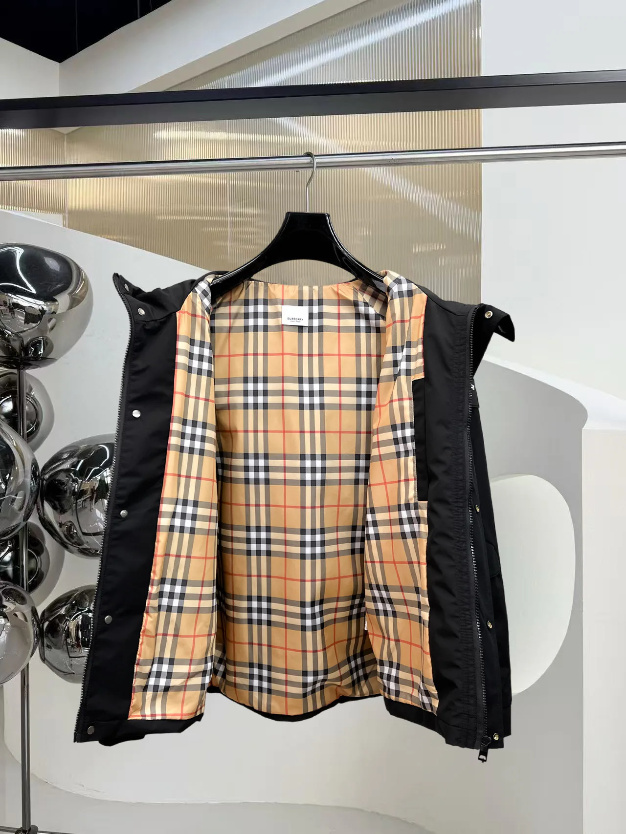 Men's Jackets And Down Jackets BURBERRY 18191471