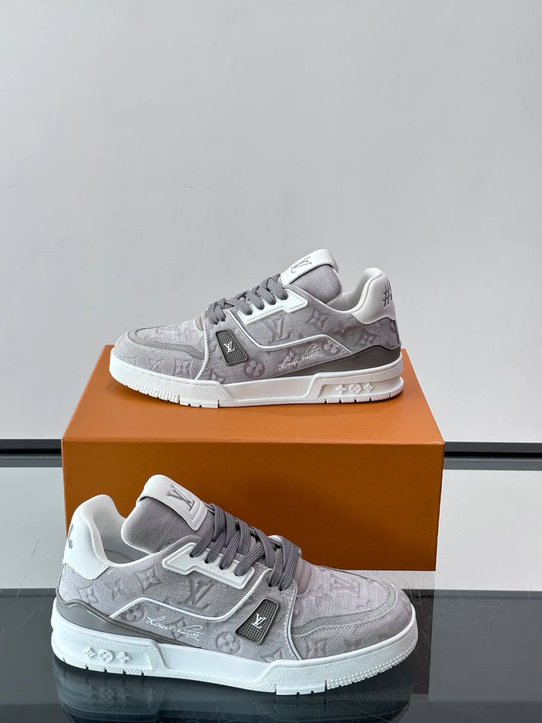 Men's Sneakers LOUIS VUITTON 17982449