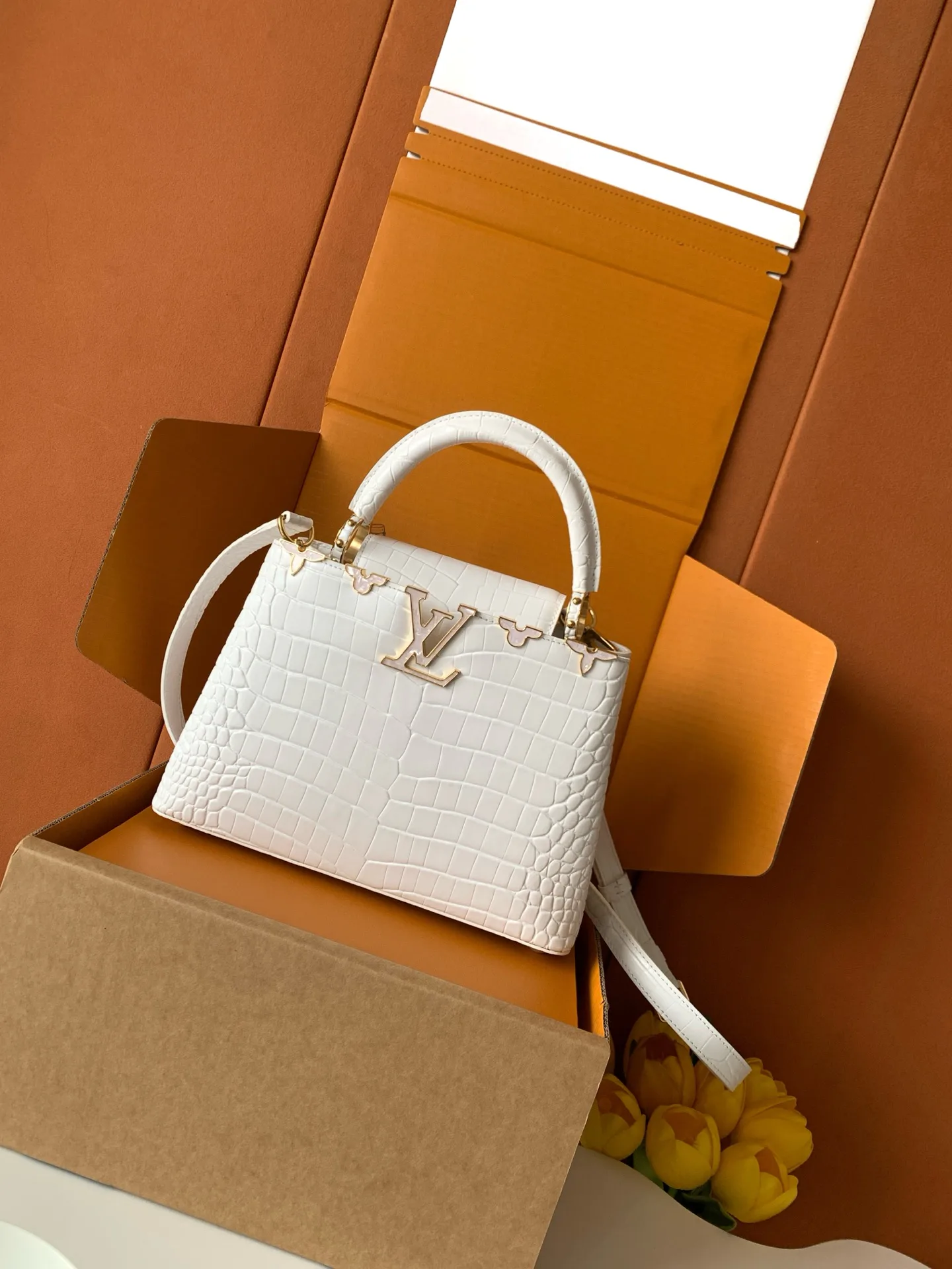 Women's Classic Handbags LOUIS VUITTON 18520920