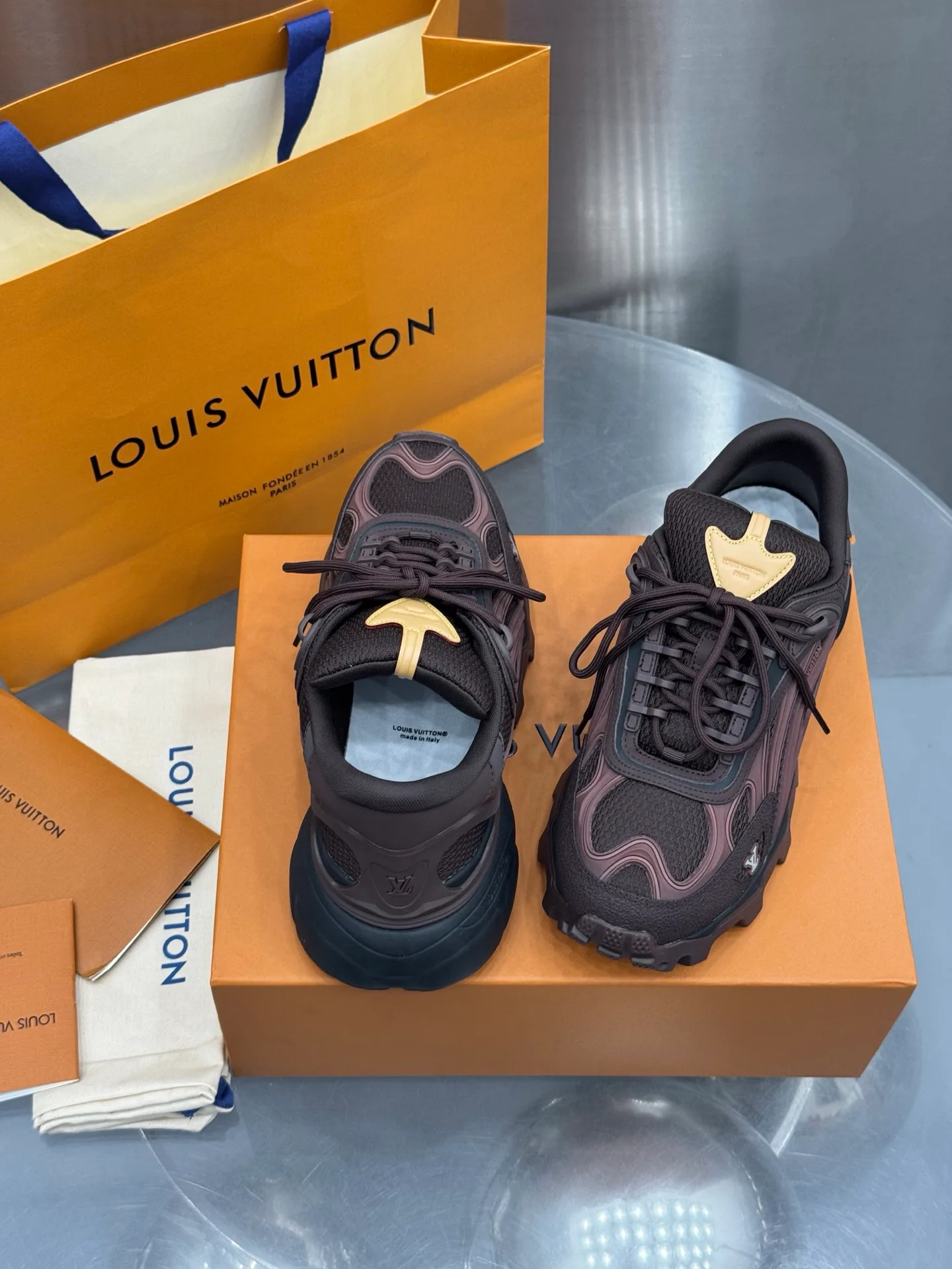 Men's Sneakers LOUIS VUITTON 18202617