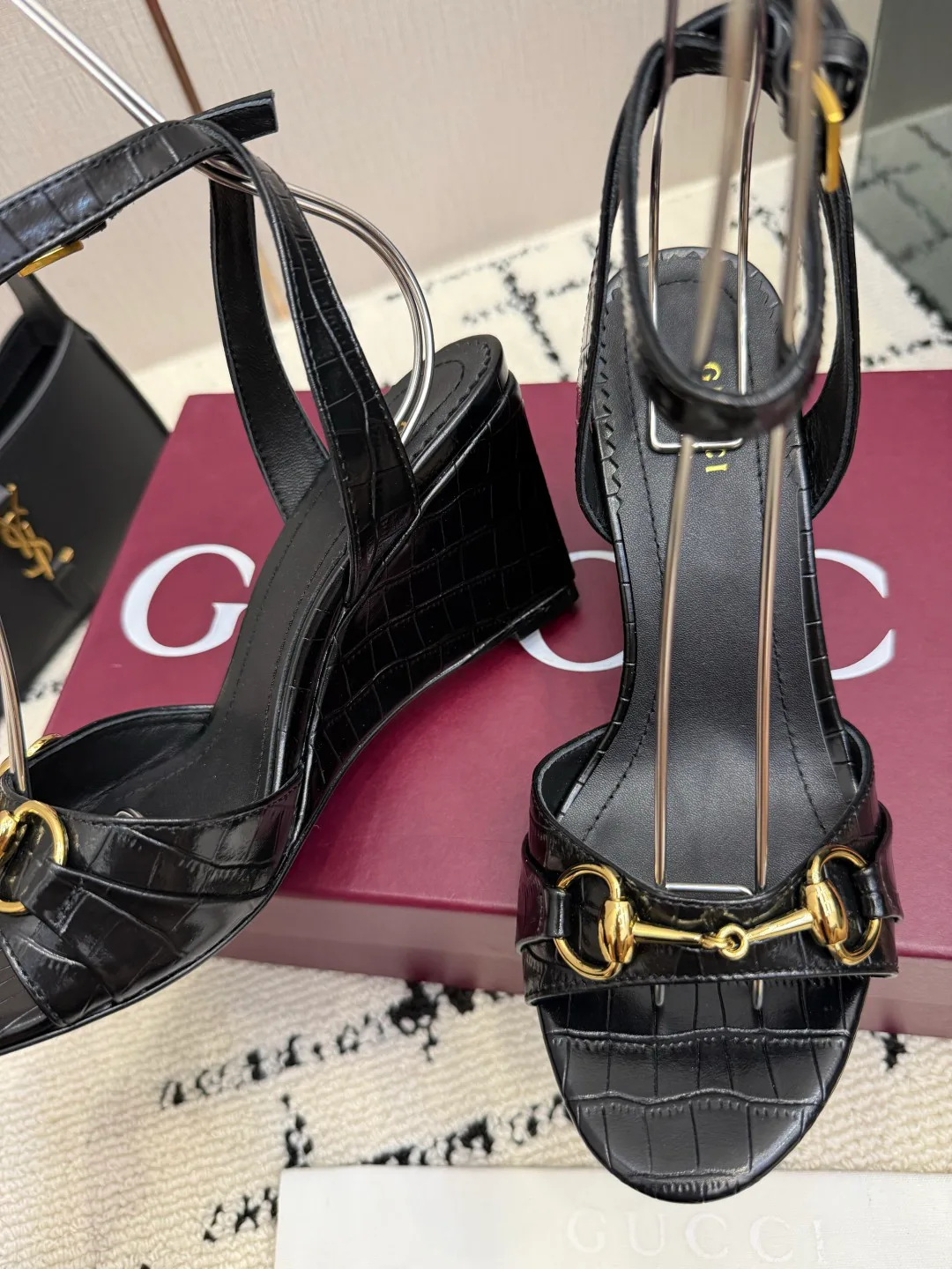 Women's Open-Toe Sandals GUCCI 18049072