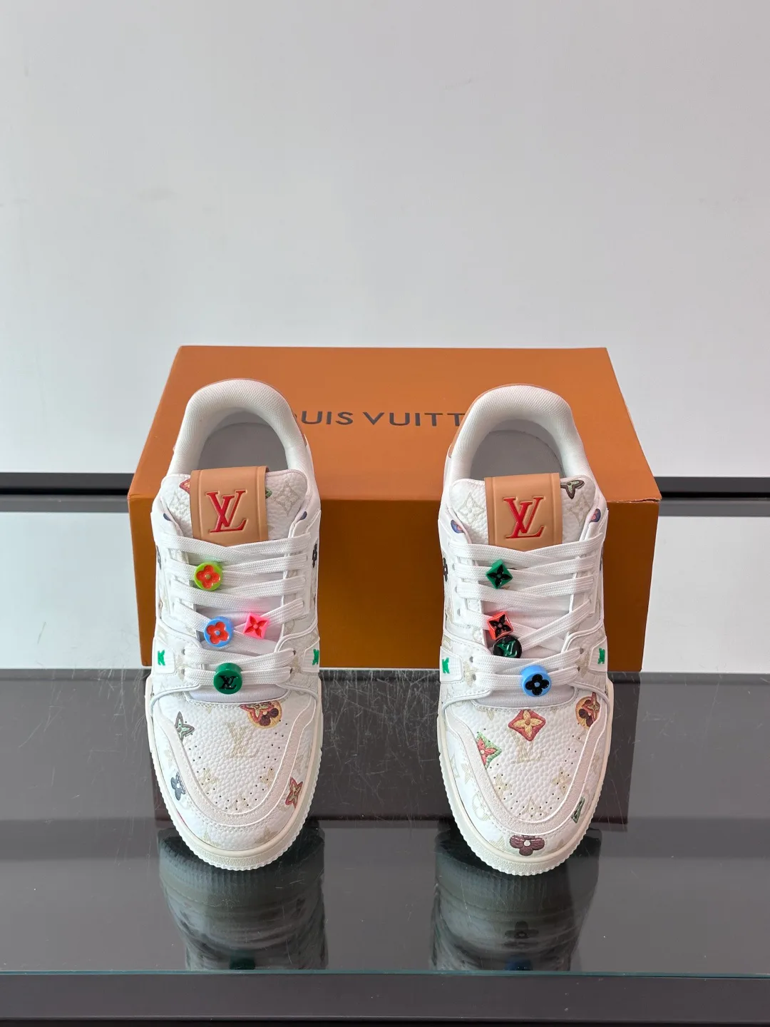 Men's Sneakers LOUIS VUITTON 18400623