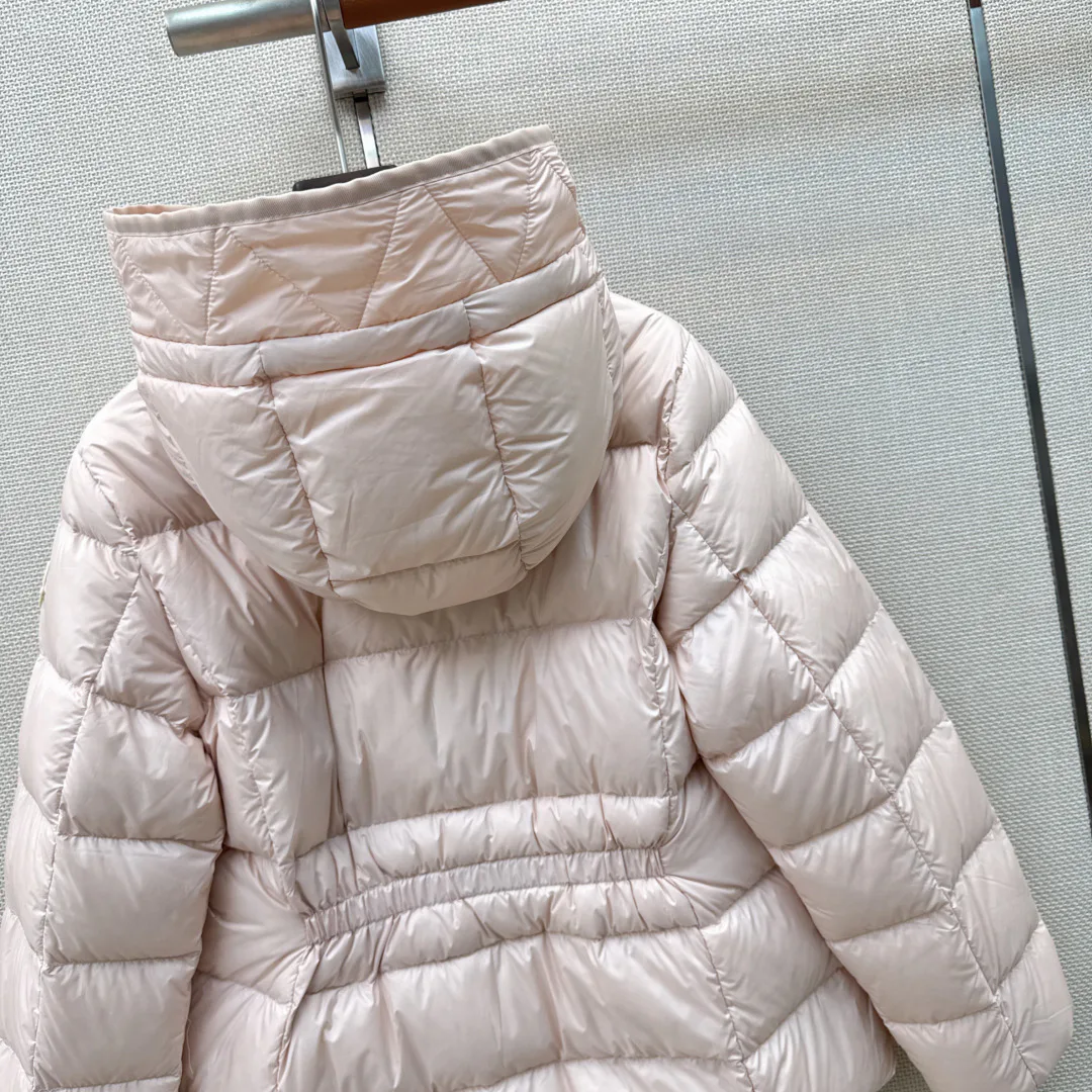 Women's Jackets And Down Jackets MONCLER 18225560