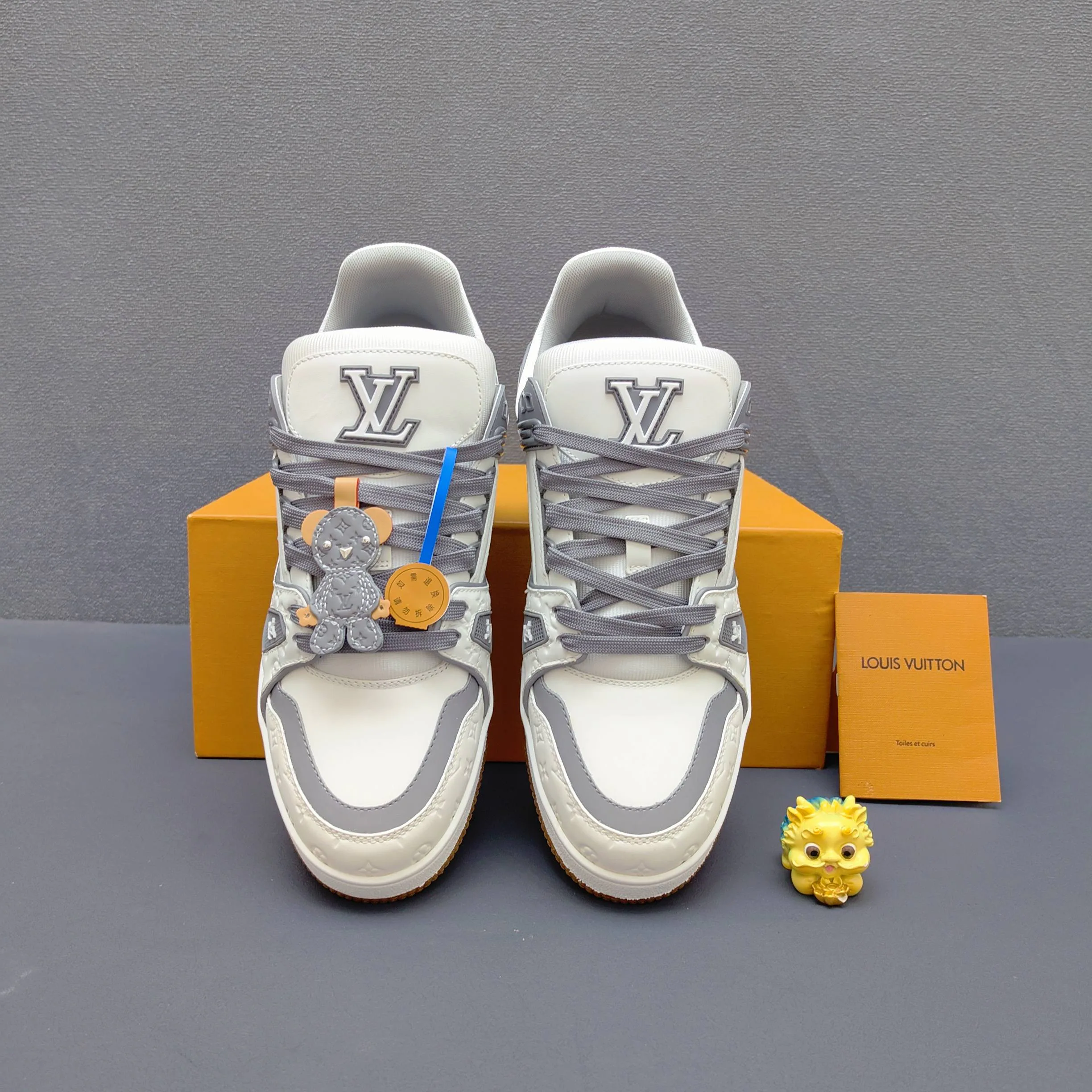Women's Sneakers LOUIS VUITTON 17725112