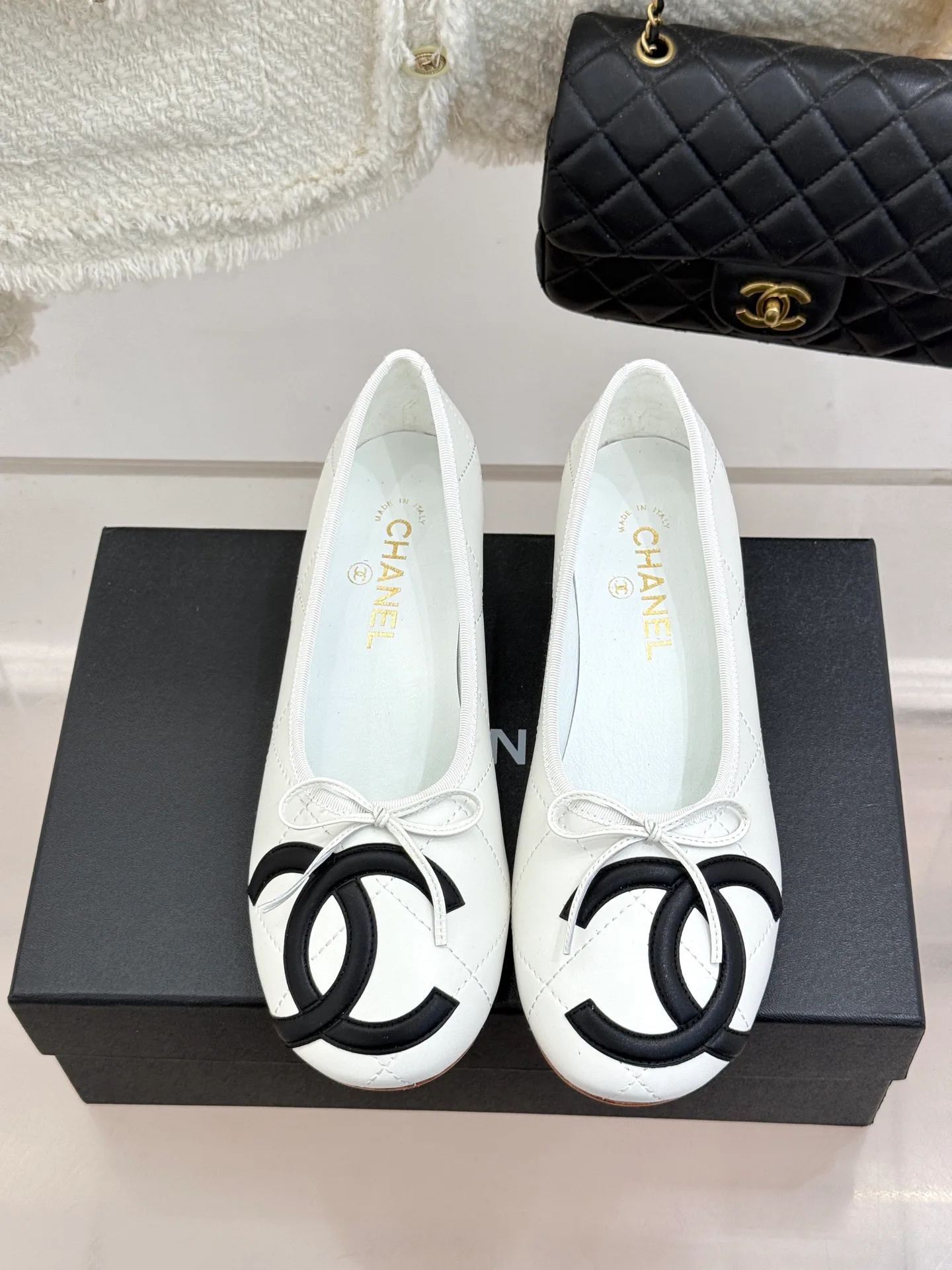 Women's Ballet Flats CHANEL 17303675