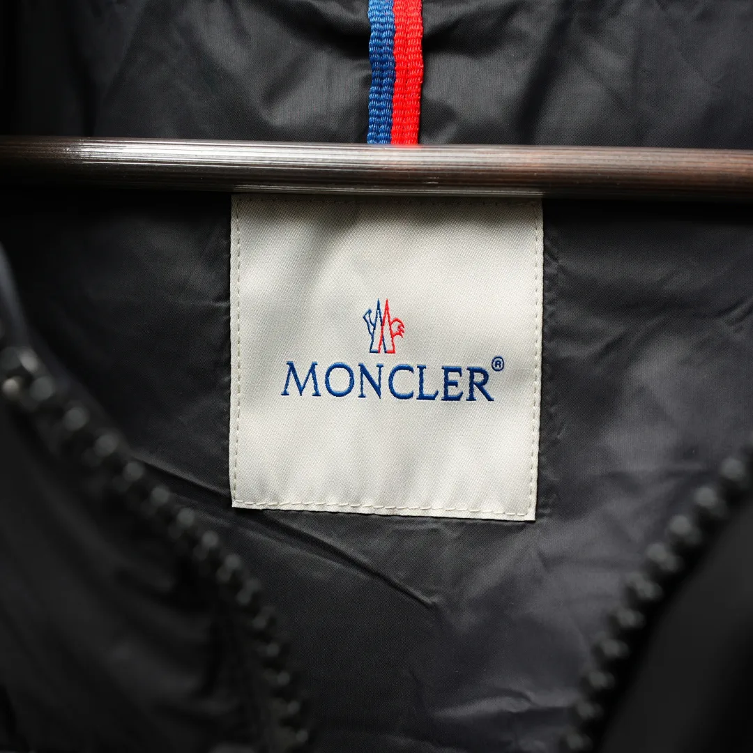 Women's Vests MONCLER 18455953
