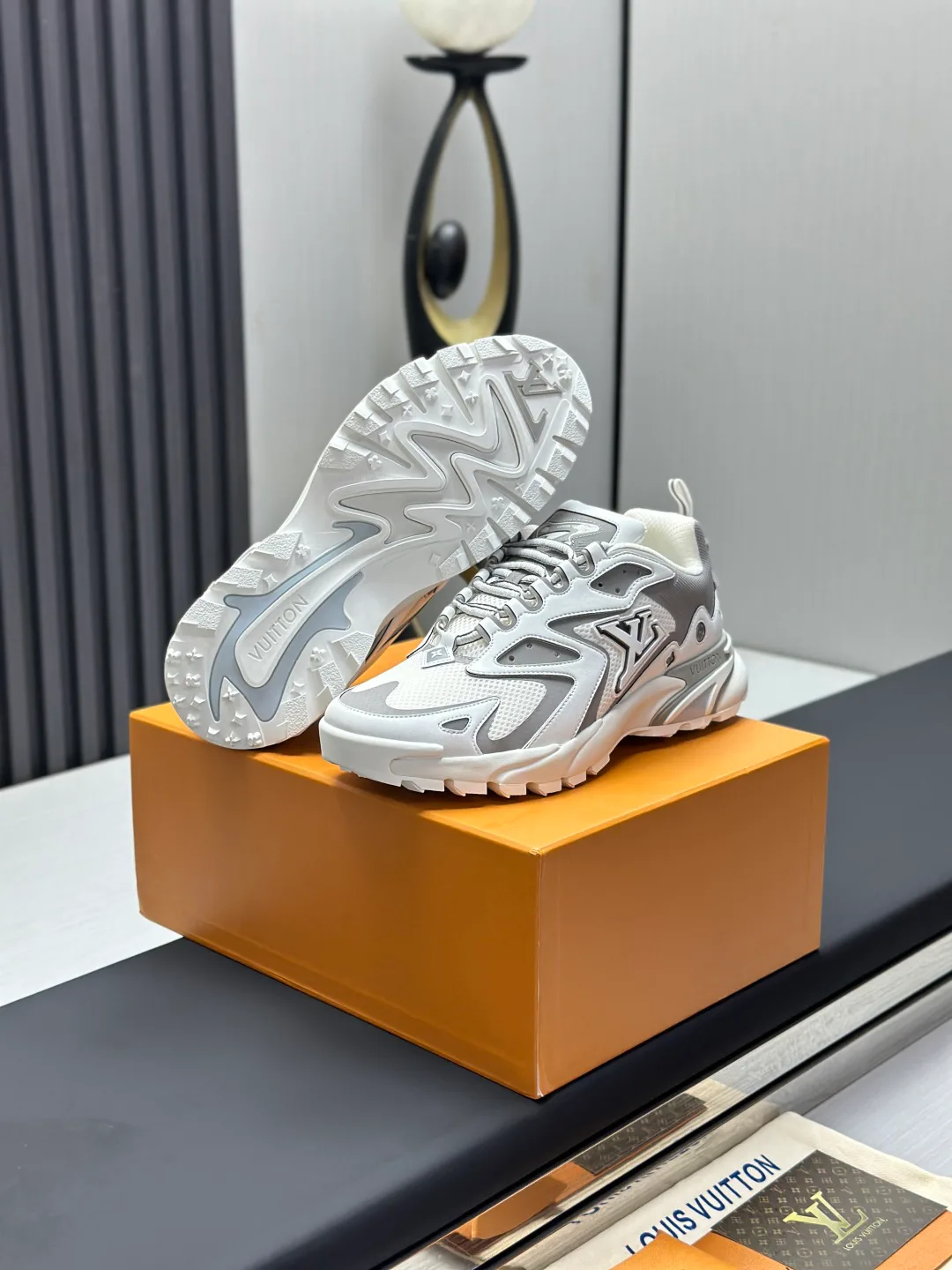 Women's Sneakers LOUIS VUITTON 18211985