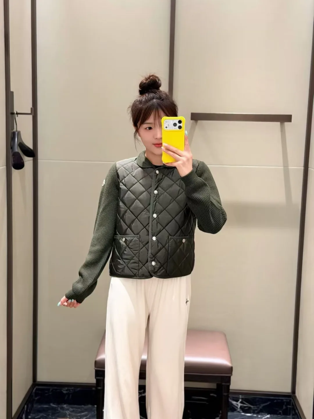 Women's Jackets And Down Jackets MONCLER 18475545