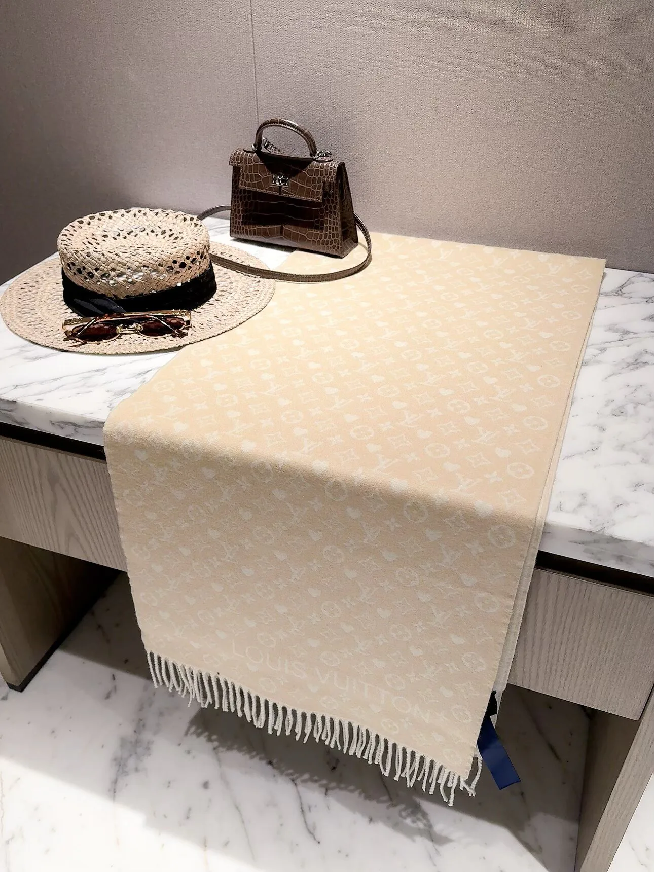 Scarves LOUIS VUITTON 18450153