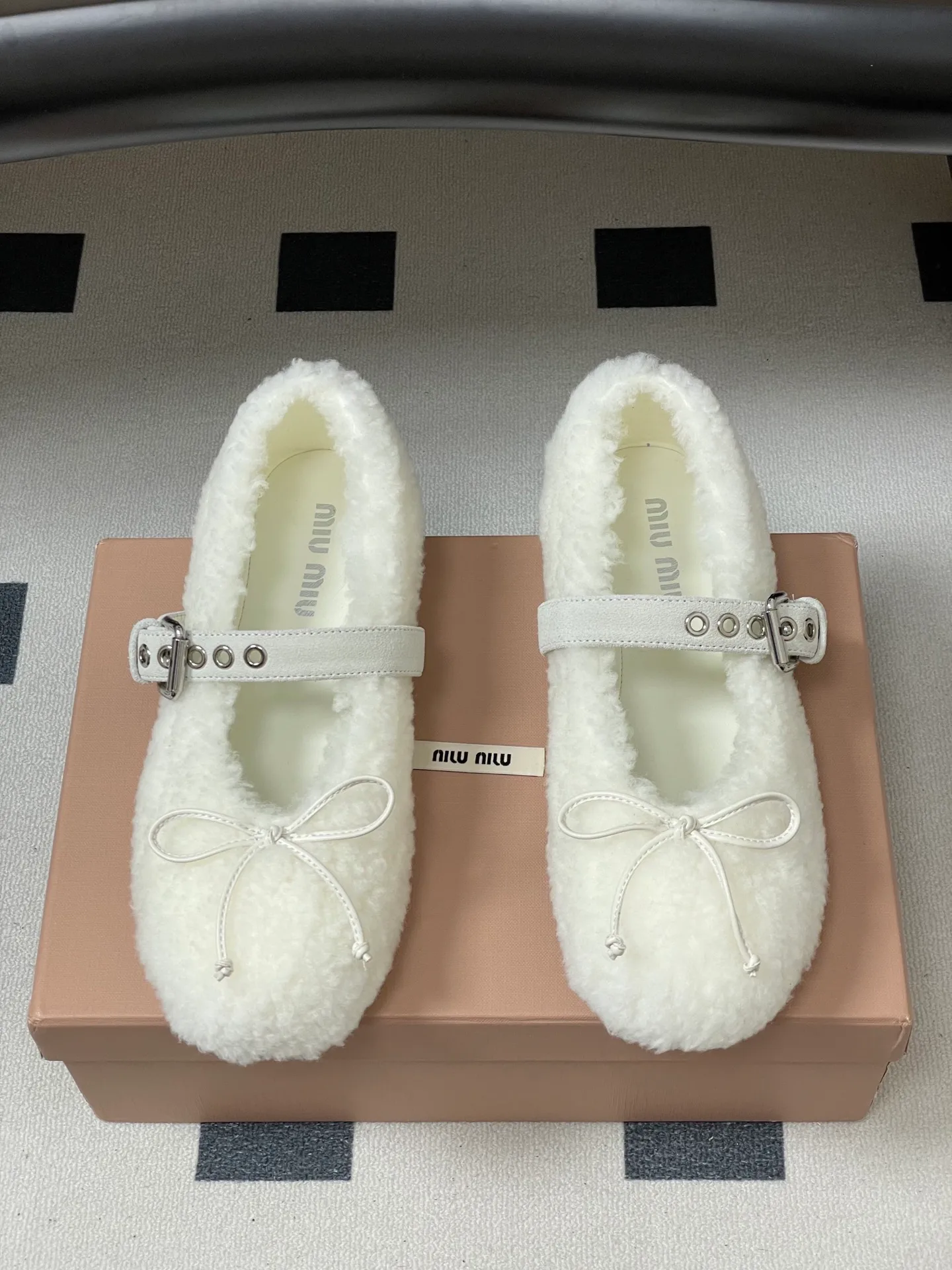 Women's Ballet Flats MIU MIU 18041530