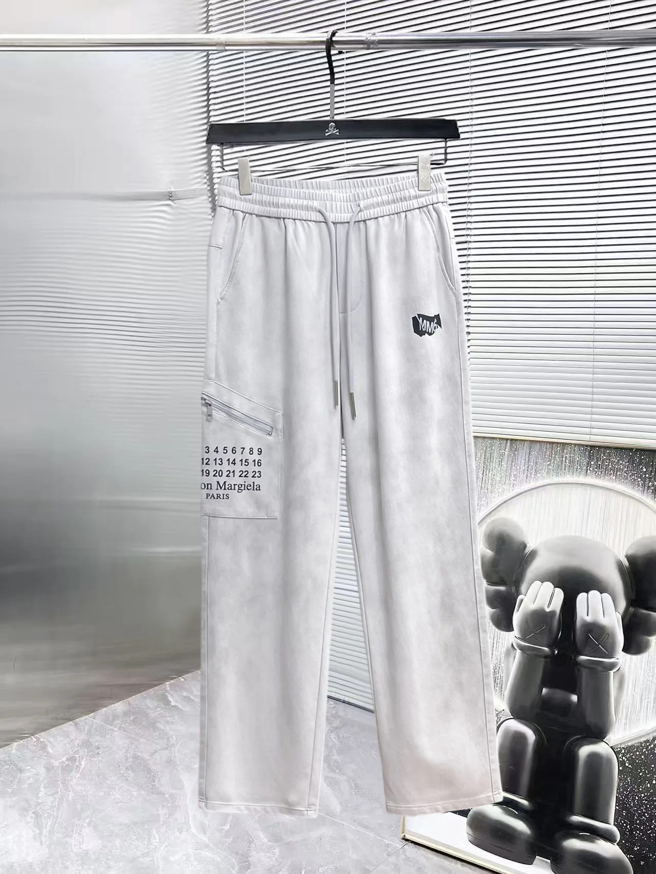 Men's Trousers MAISON MARGIELA 18197350