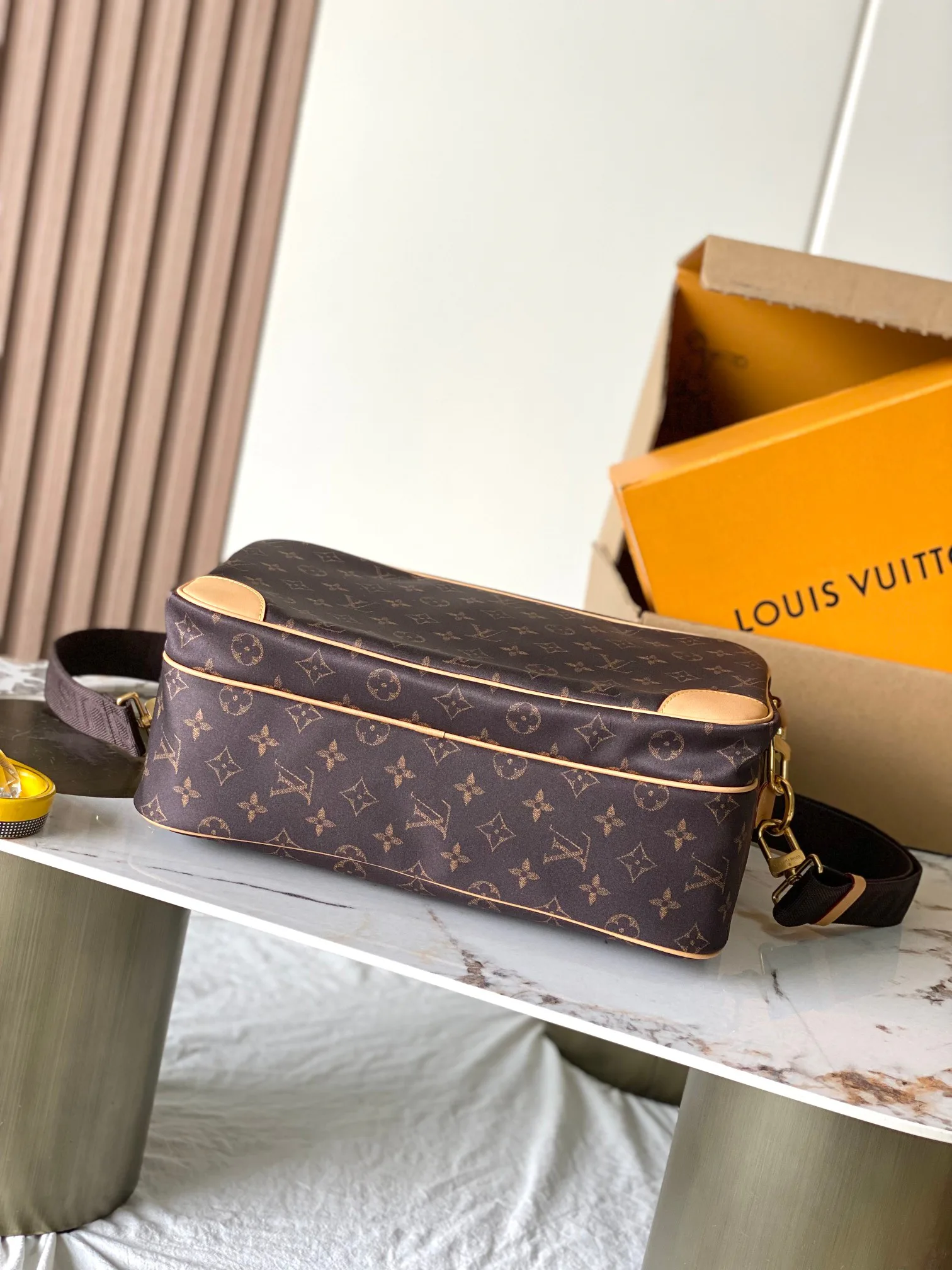 Women's Classic Handbags LOUIS VUITTON 18170489