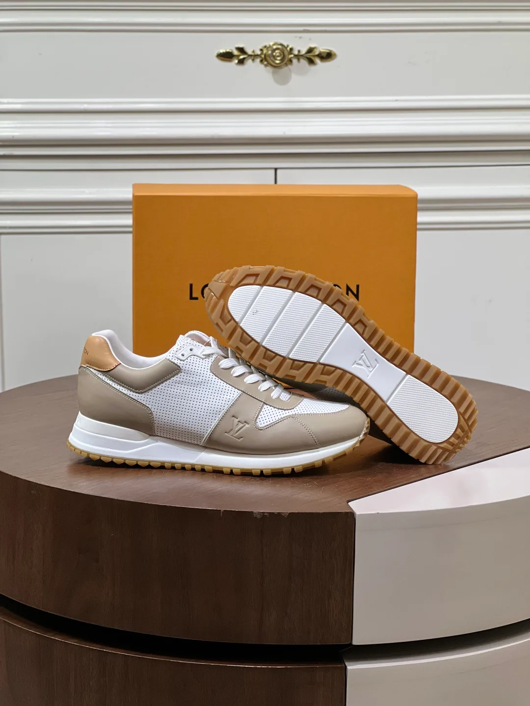 Men's Sneakers LOUIS VUITTON 18039346