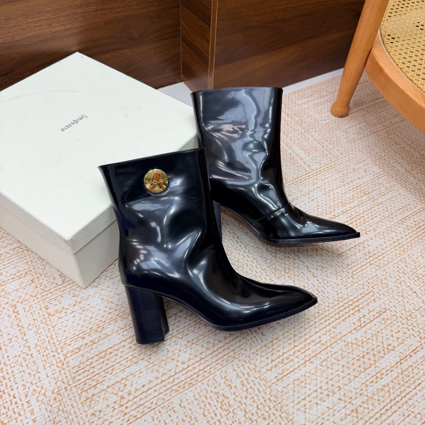 Women's Booties SAINT LAURENT 18104628