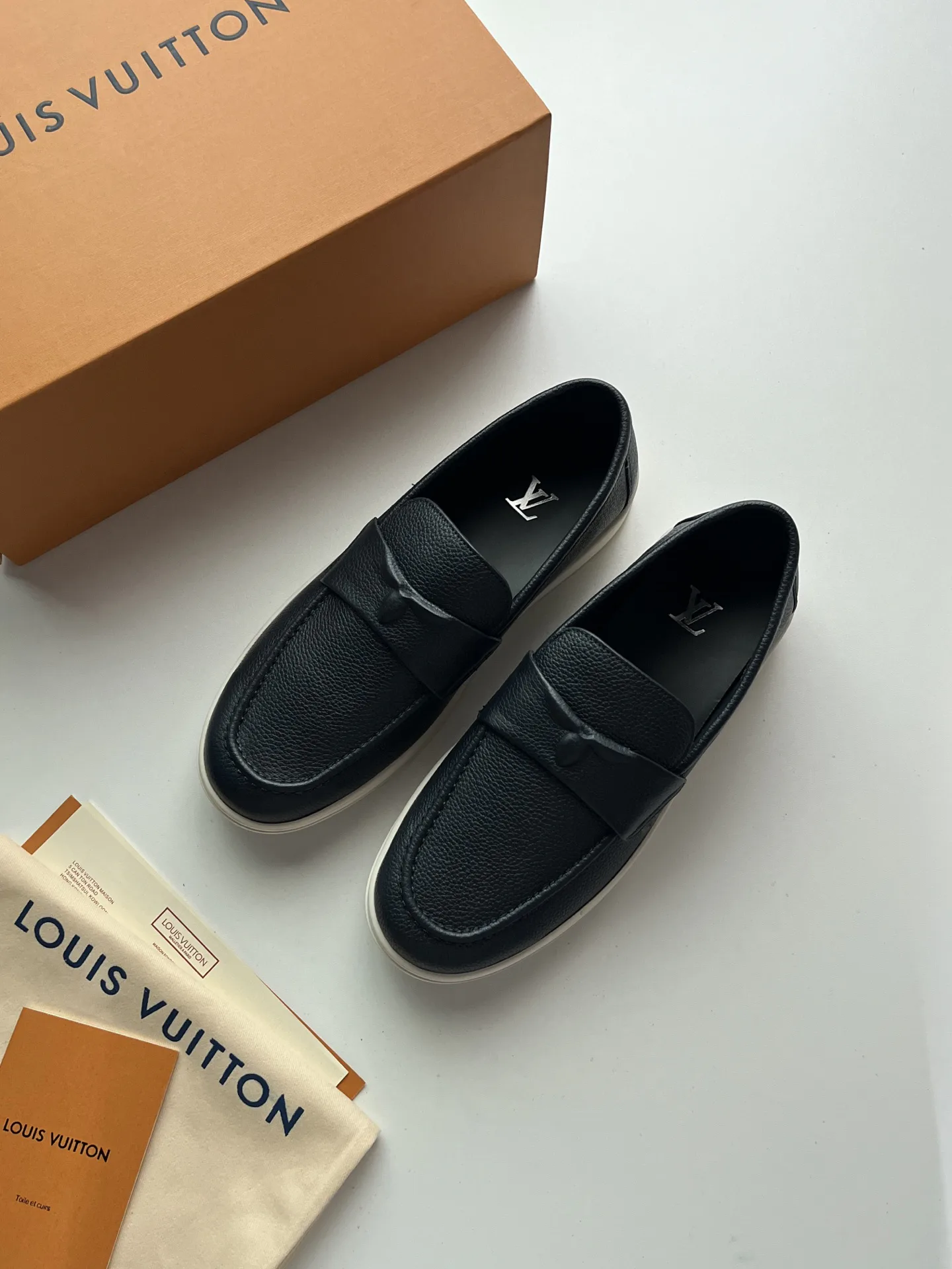 Men's Loafers And Dress Shoes LOUIS VUITTON 17954807