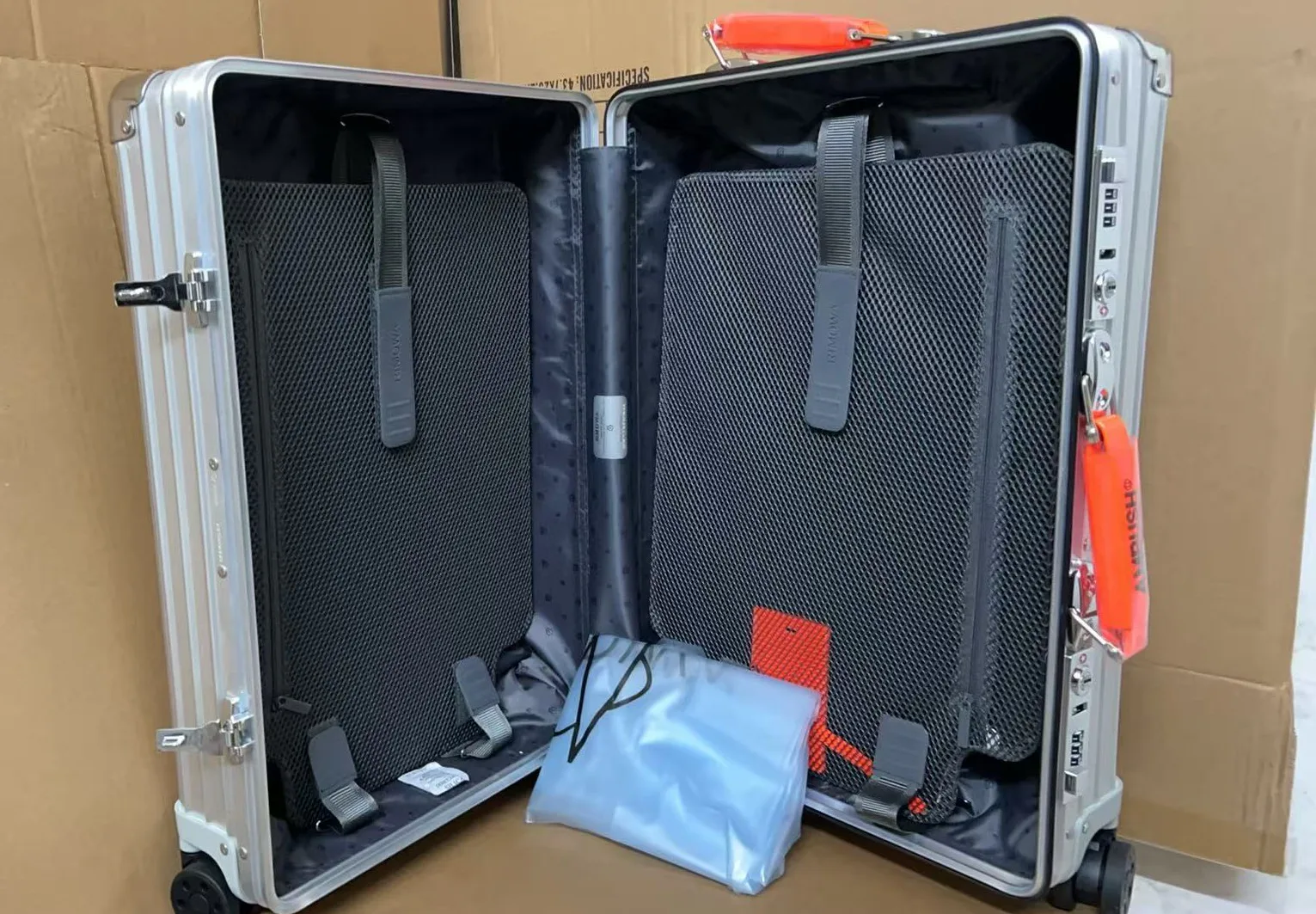 Suitcases RIMOWA 16938636
