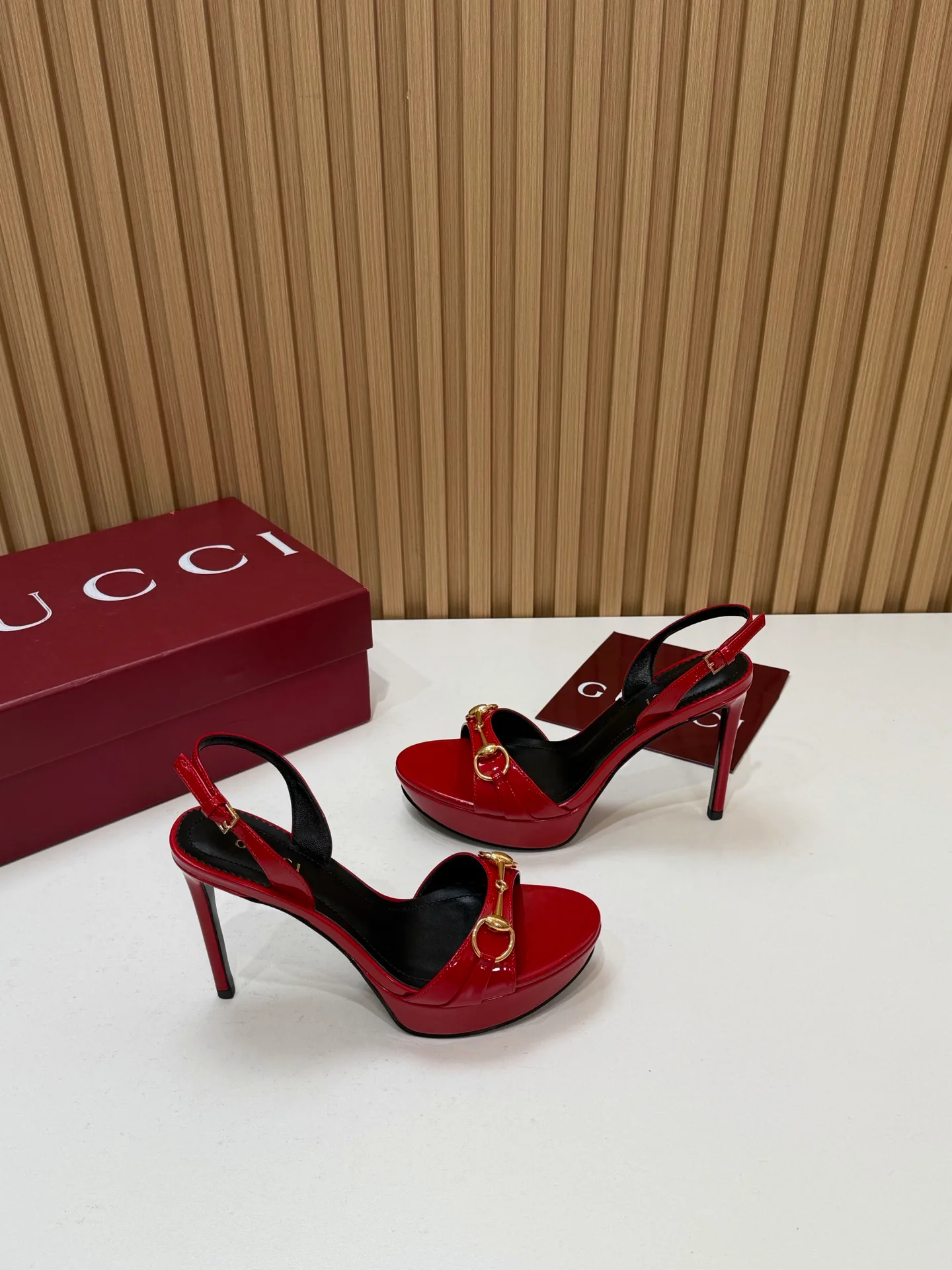 Women's Open-Toe Sandals GUCCI 18396259