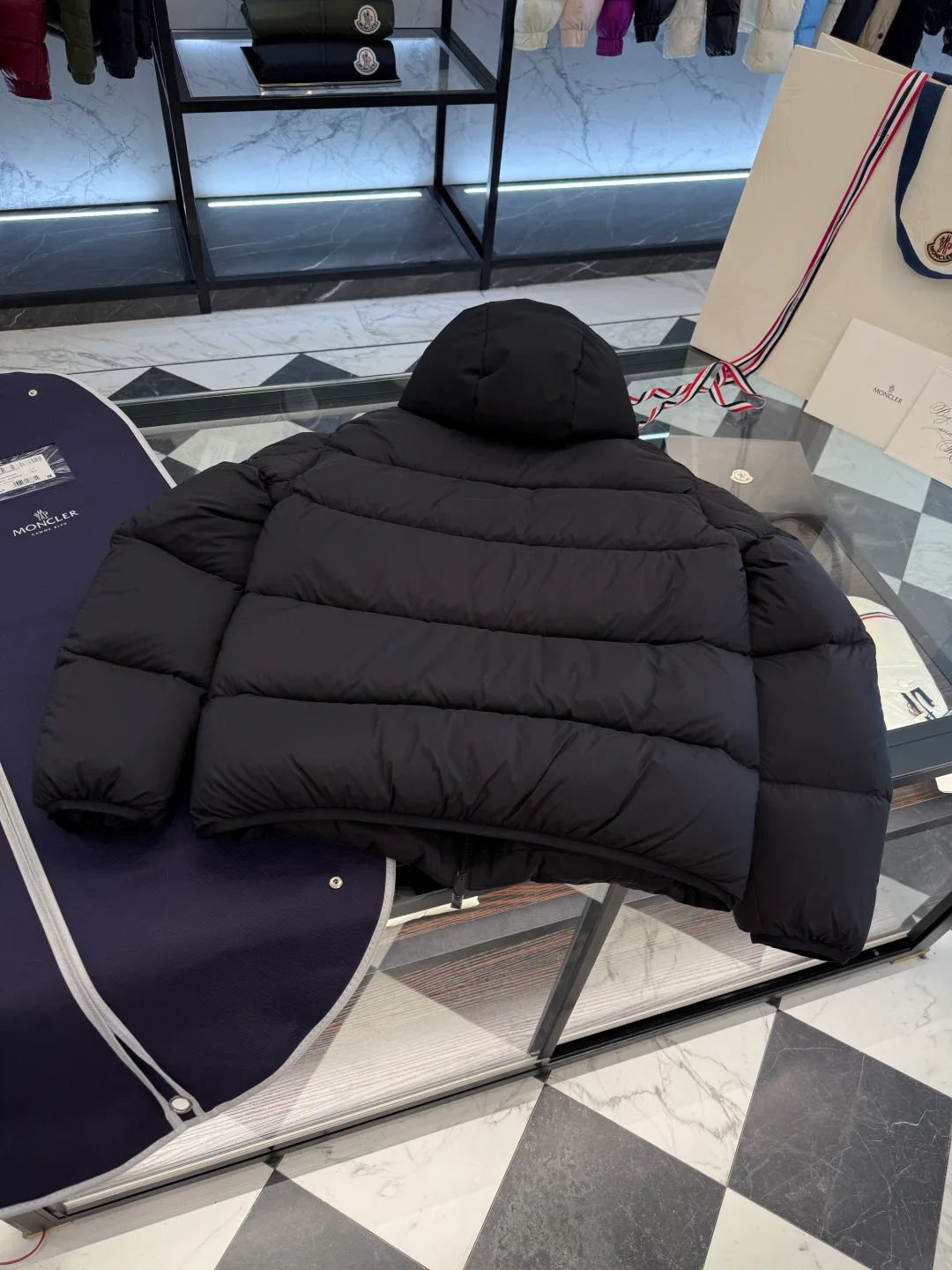 Women's Jackets And Down Jackets MONCLER 17864058