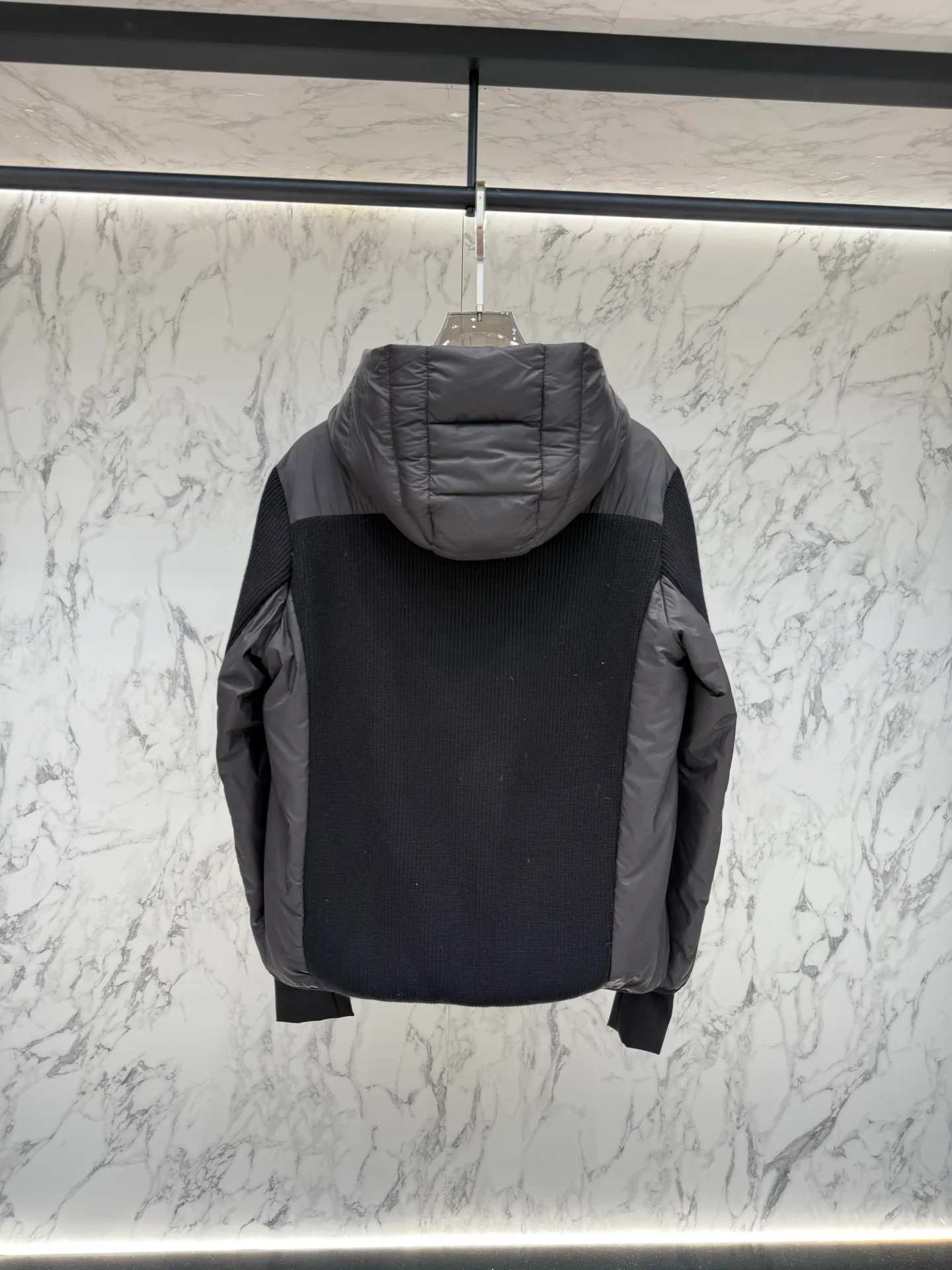 Men's Jackets And Down Jackets MONCLER 18236931