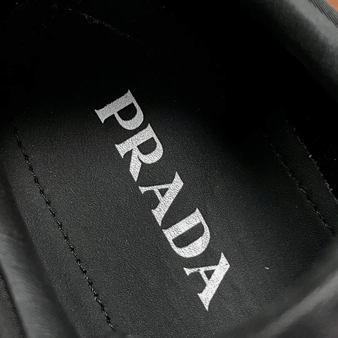 Men's Sneakers PRADA 17542575