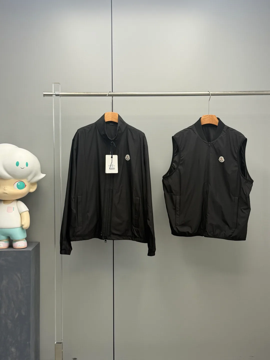 Men's Jackets And Down Jackets MONCLER 17476228