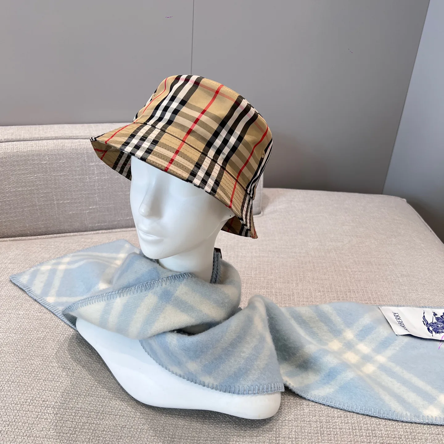 Scarves BURBERRY 17945211