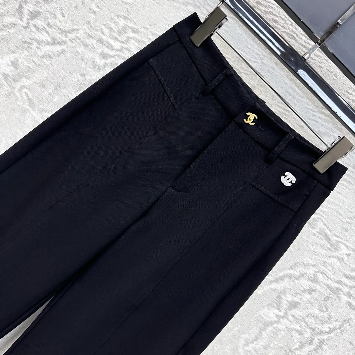 Women's Trousers CHANEL 18328033