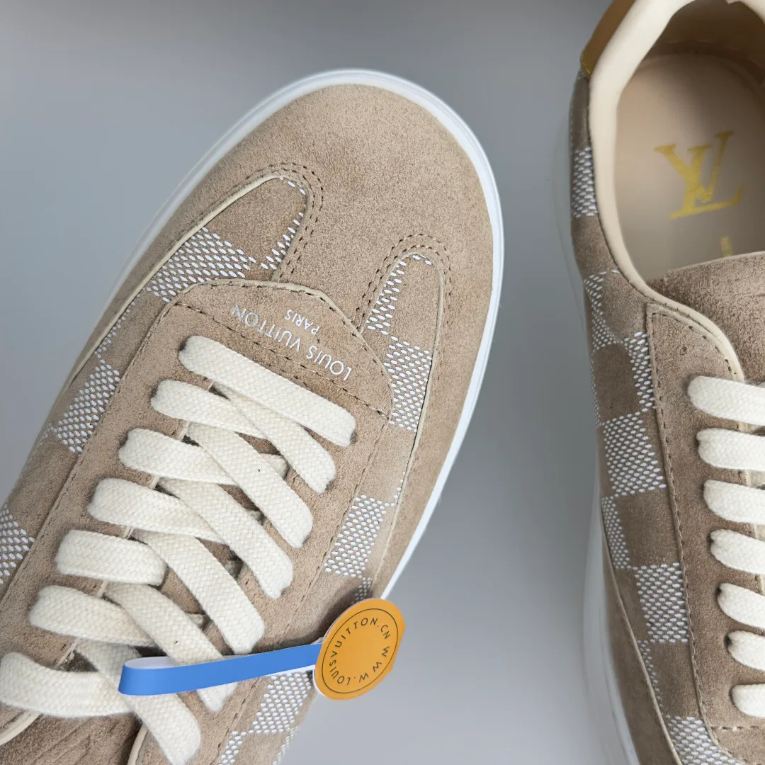 Women's Sneakers LOUIS VUITTON 17950377