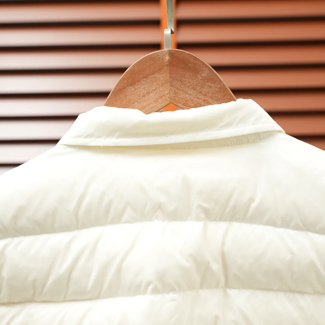 Women's Jackets And Down Jackets MONCLER 18455983