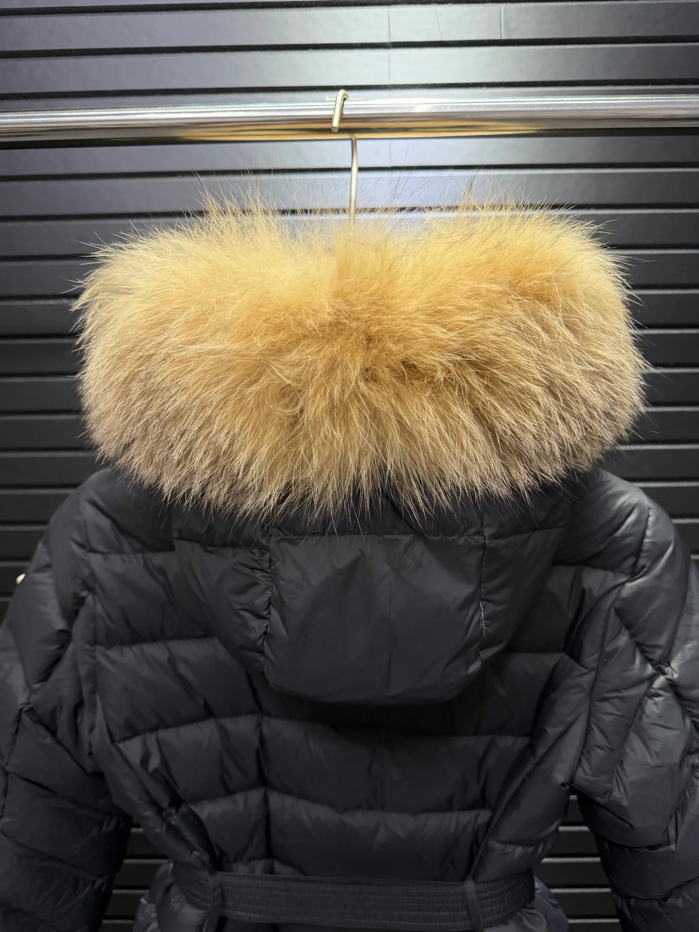 Women's Jackets And Down Jackets MONCLER 17829901